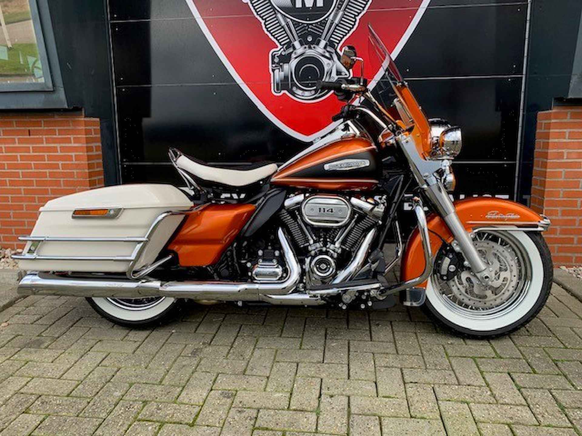 Harley-Davidson FLHR HIGHWAY KING ROADKING - 3/20