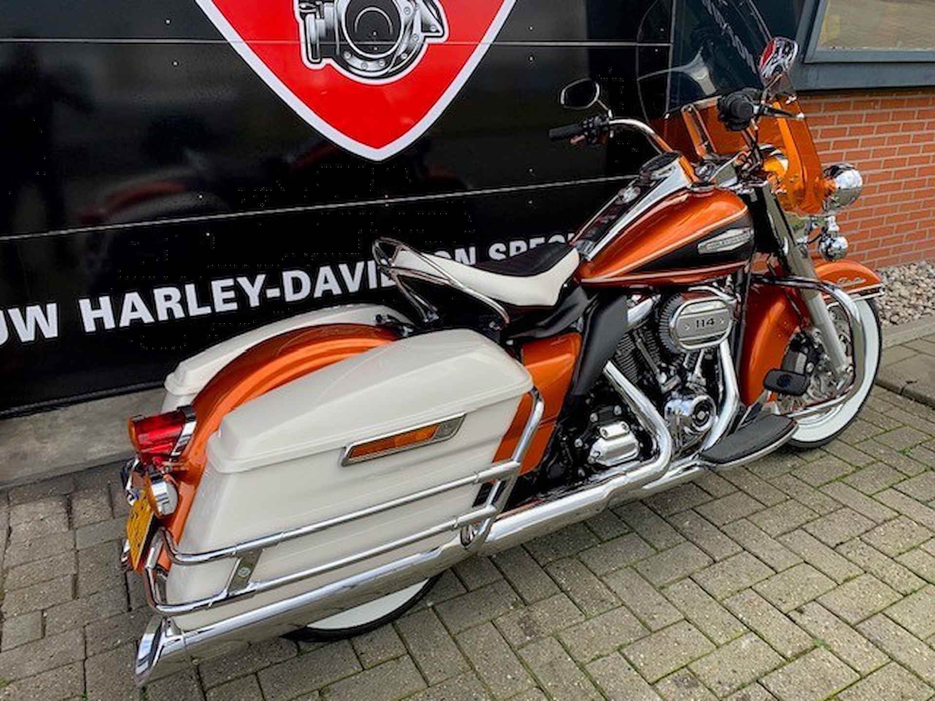 Harley-Davidson FLHR HIGHWAY KING ROADKING - 9/20