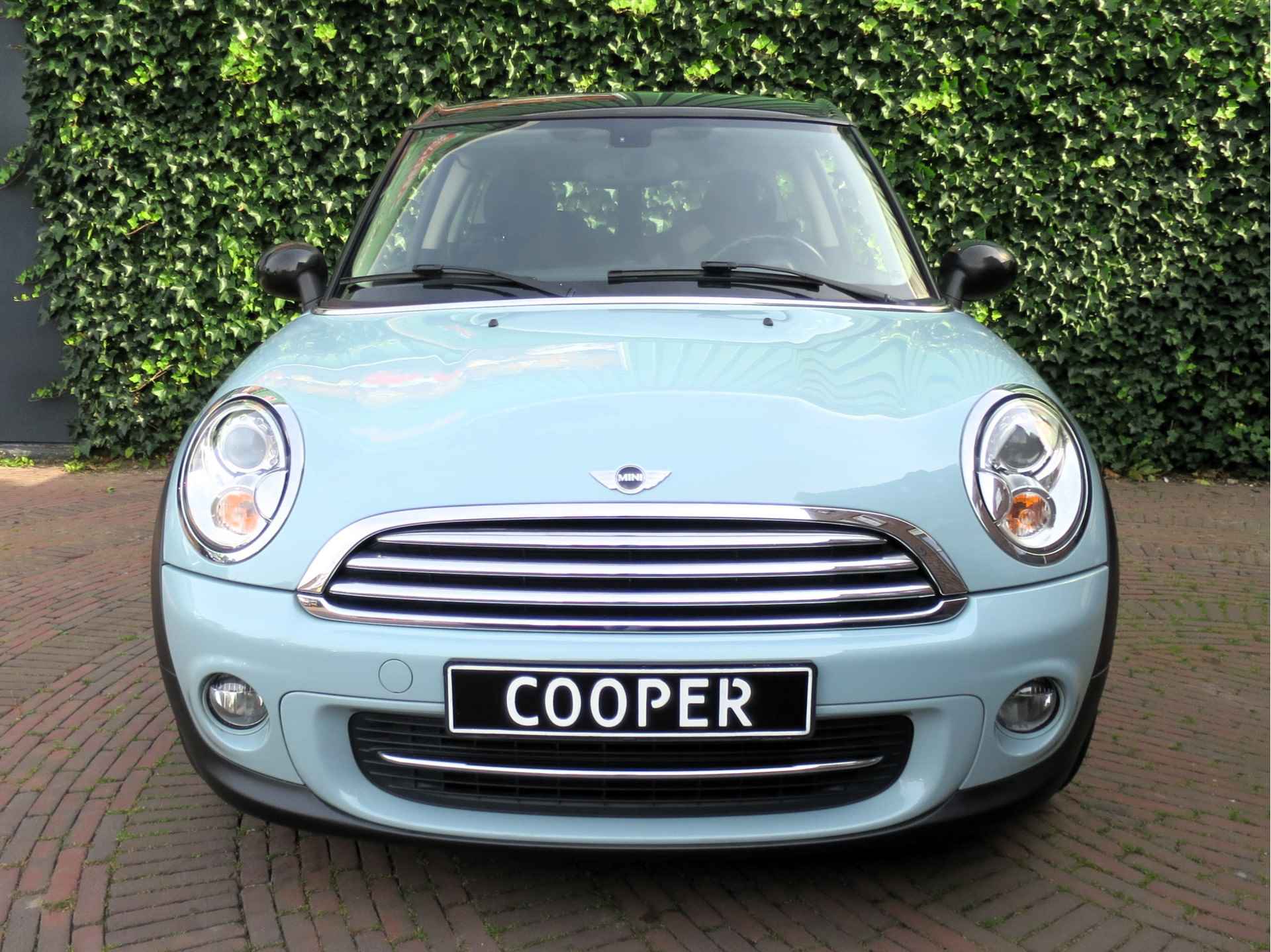 MINI Clubman 1.6 Cooper Chili R55 LCI automaat met Navi, Pano.dak, PDC, Xenon en 16" - 40/49