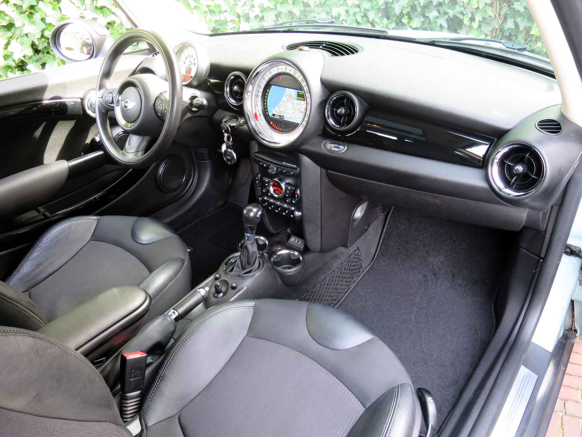 MINI Clubman 1.6 Cooper Chili R55 LCI automaat met Navi, Pano.dak, PDC, Xenon en 16" - 44/49