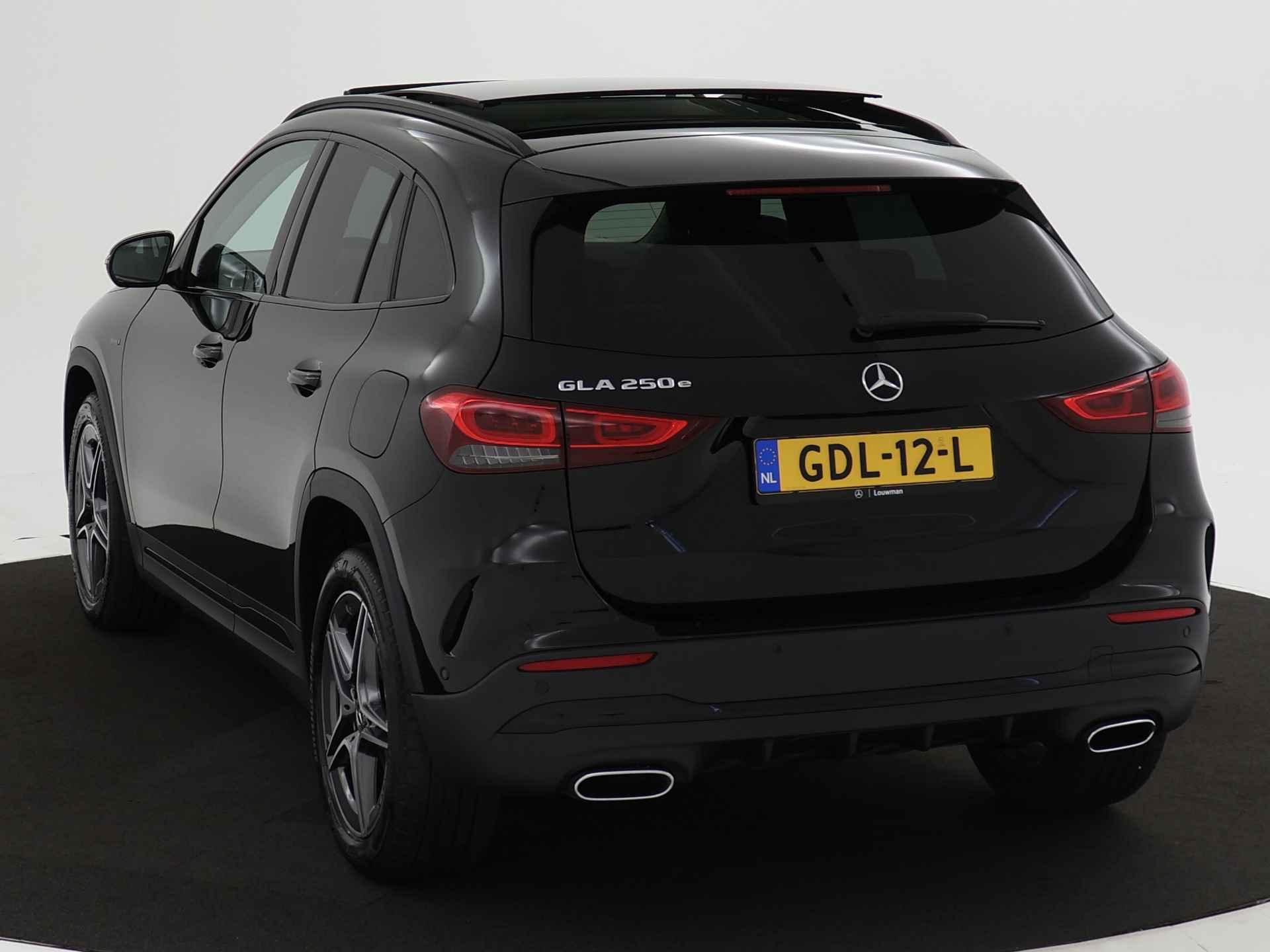 Mercedes-Benz GLA 250 e AMG Plug-In Hybride Limited | Panorama Schuif-Kanteldak | AMG Styling | Inclusief 24 maanden Mercedes-Benz Certified garantie voor Europa. - 17/45