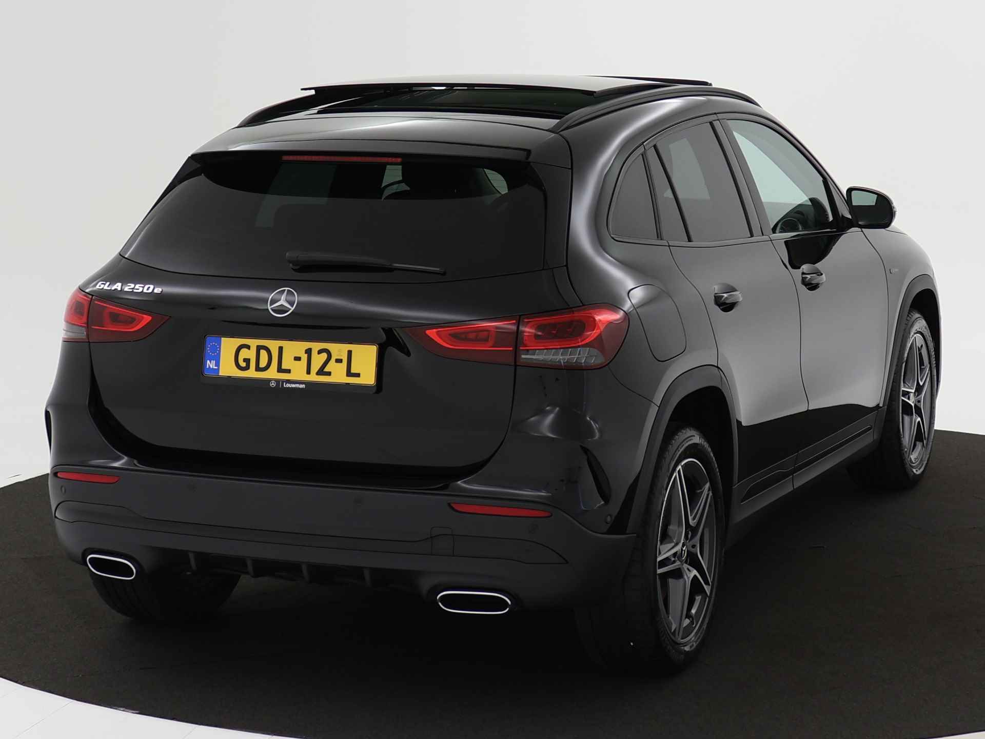 Mercedes-Benz GLA 250 e AMG Plug-In Hybride Limited | Panorama Schuif-Kanteldak | AMG Styling | Inclusief 24 maanden Mercedes-Benz Certified garantie voor Europa. - 18/45