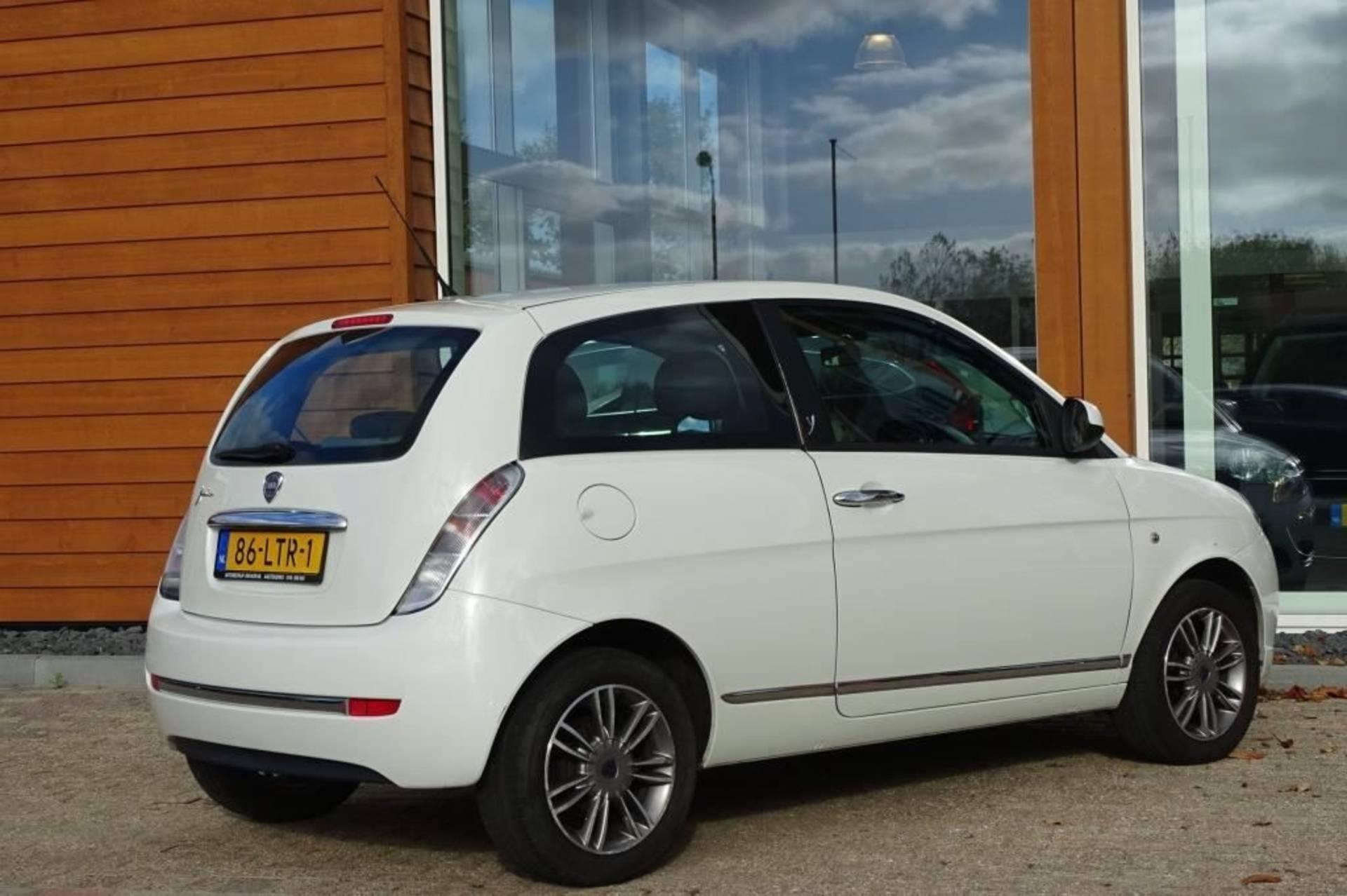 Lancia Ypsilon 1.2 Argento 60-Pk 3-Drs - 4/20