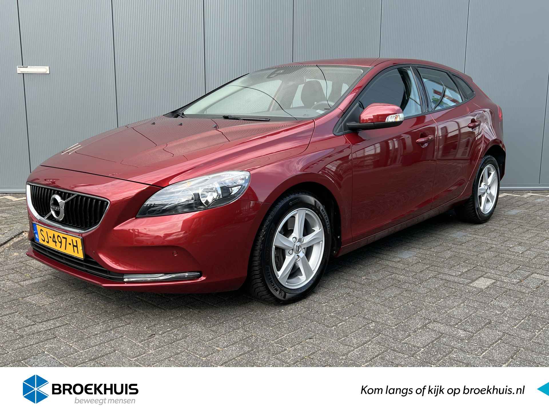 Volvo V40 1.5 T2 123pk Nordic Automaat | Climate | Keyless | Navigatie | 16" Lichtmetaal | Afn. Trekhaak | Cruisecontrol | Business Pack | - 1/24