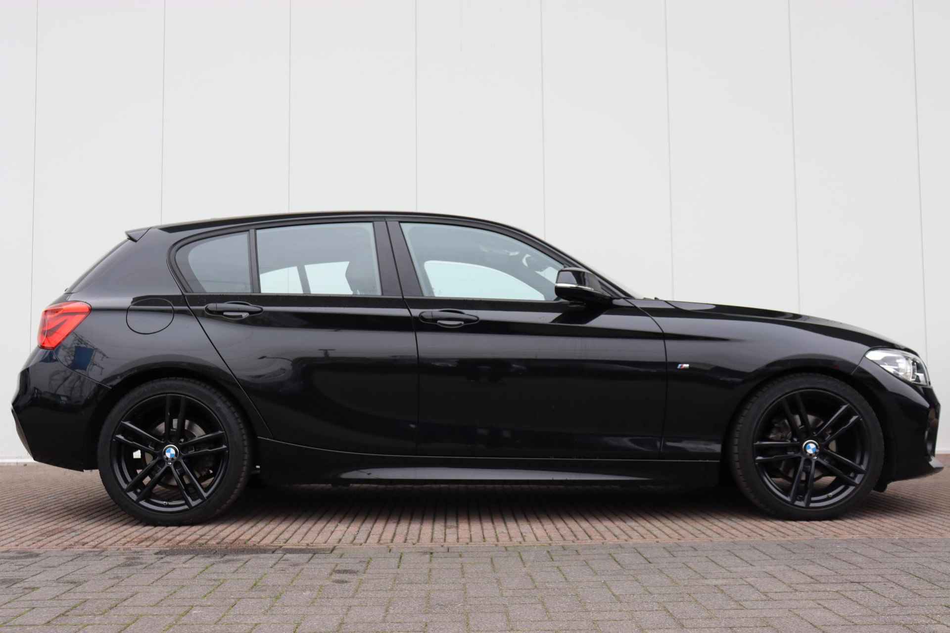 BMW 1-serie 118i M Sport Edition Lederen bekleding/Navigatie professional/ M Sport pakket - 4/25