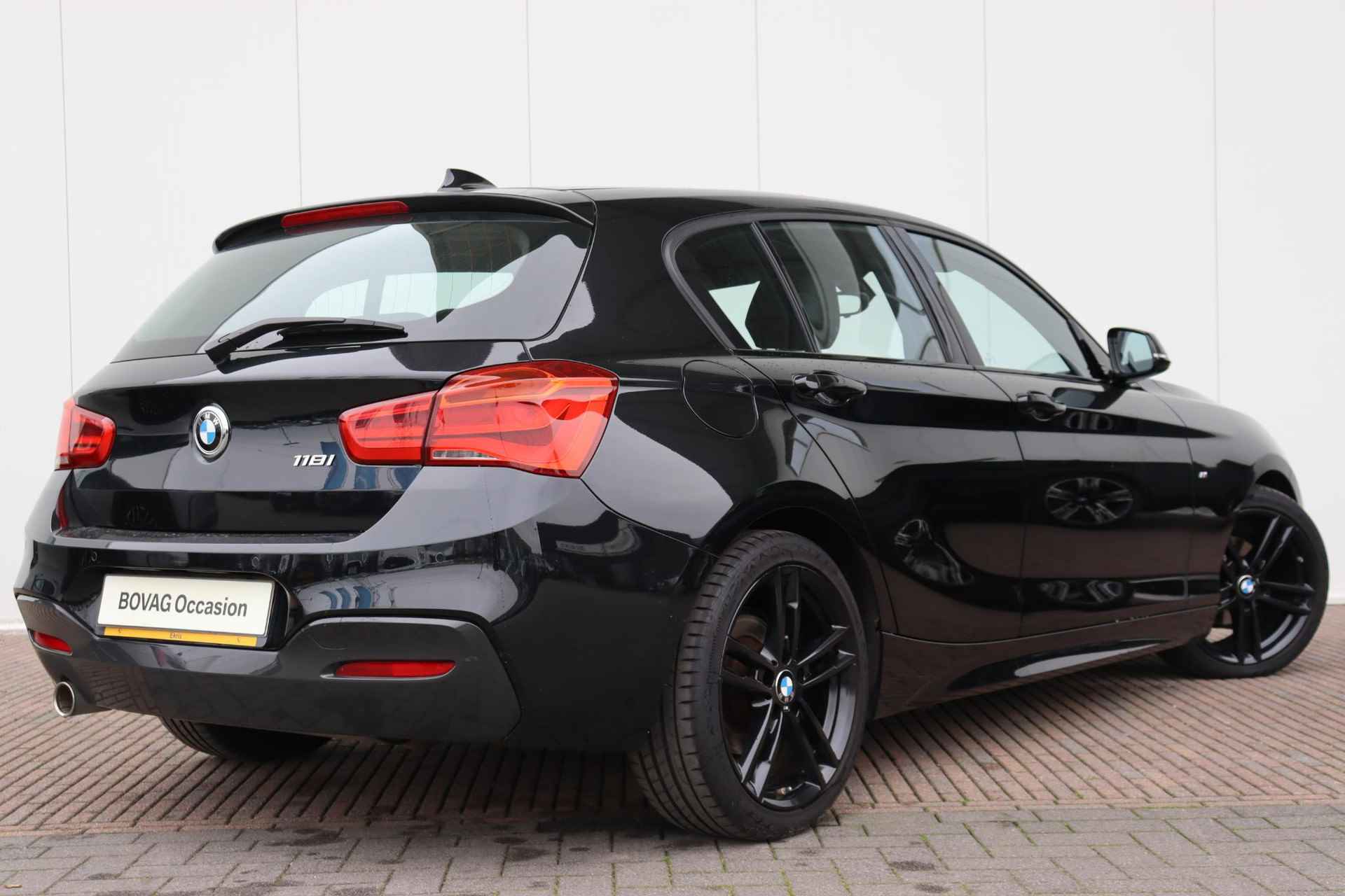 BMW 1-serie 118i M Sport Edition Lederen bekleding/Navigatie professional/ M Sport pakket - 8/25