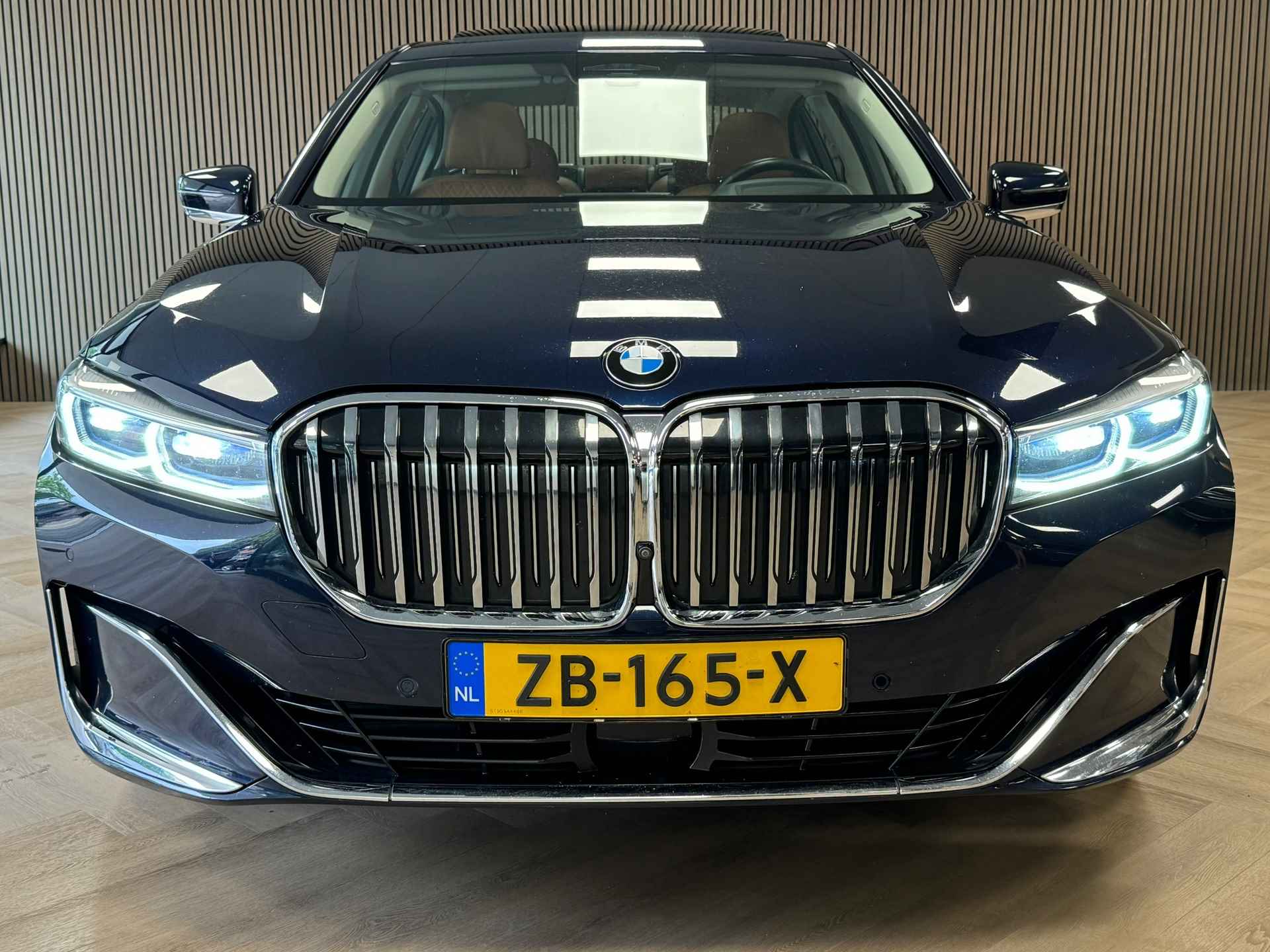 BMW 7-serie 745Le AUT. xDrive High Executive CarbonCore PANO NAVI CAMERA LEDER AMBIANCEVERLICHTING MEMORY - 5/60