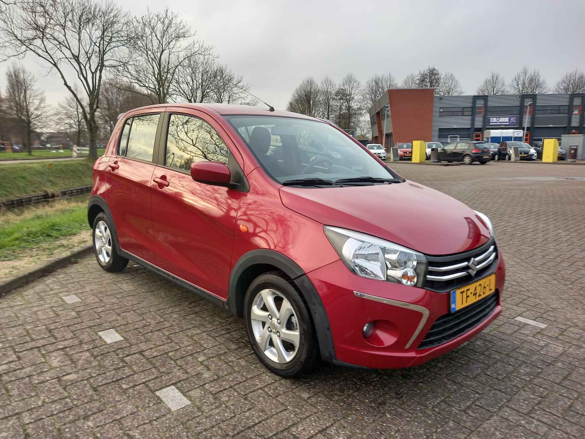 Suzuki Celerio 1.0 Exclusive - 2/13