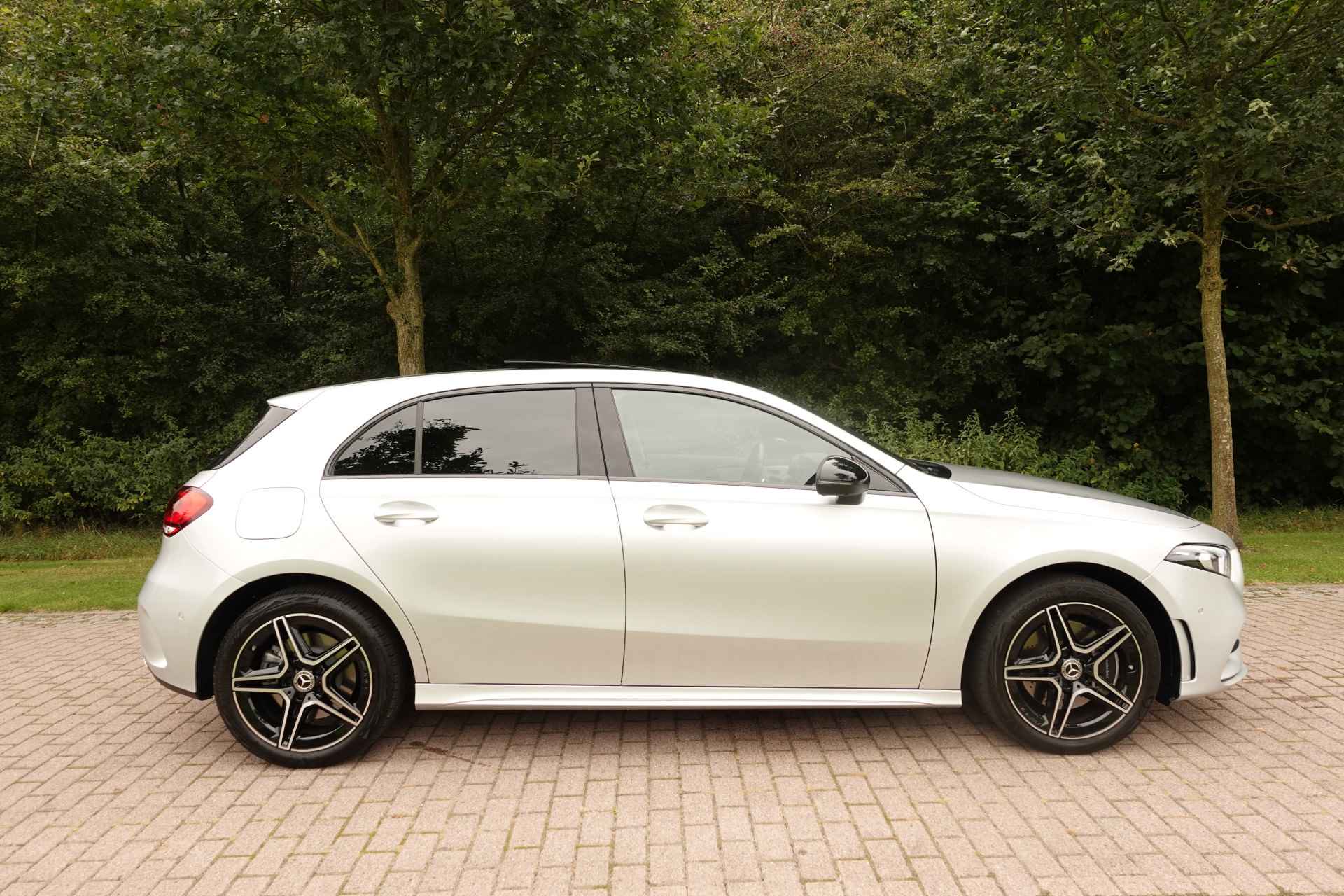 Mercedes-Benz A-Klasse 250 e Premium Plus AMG, Pano, 360 graden camera, Led - 6/54