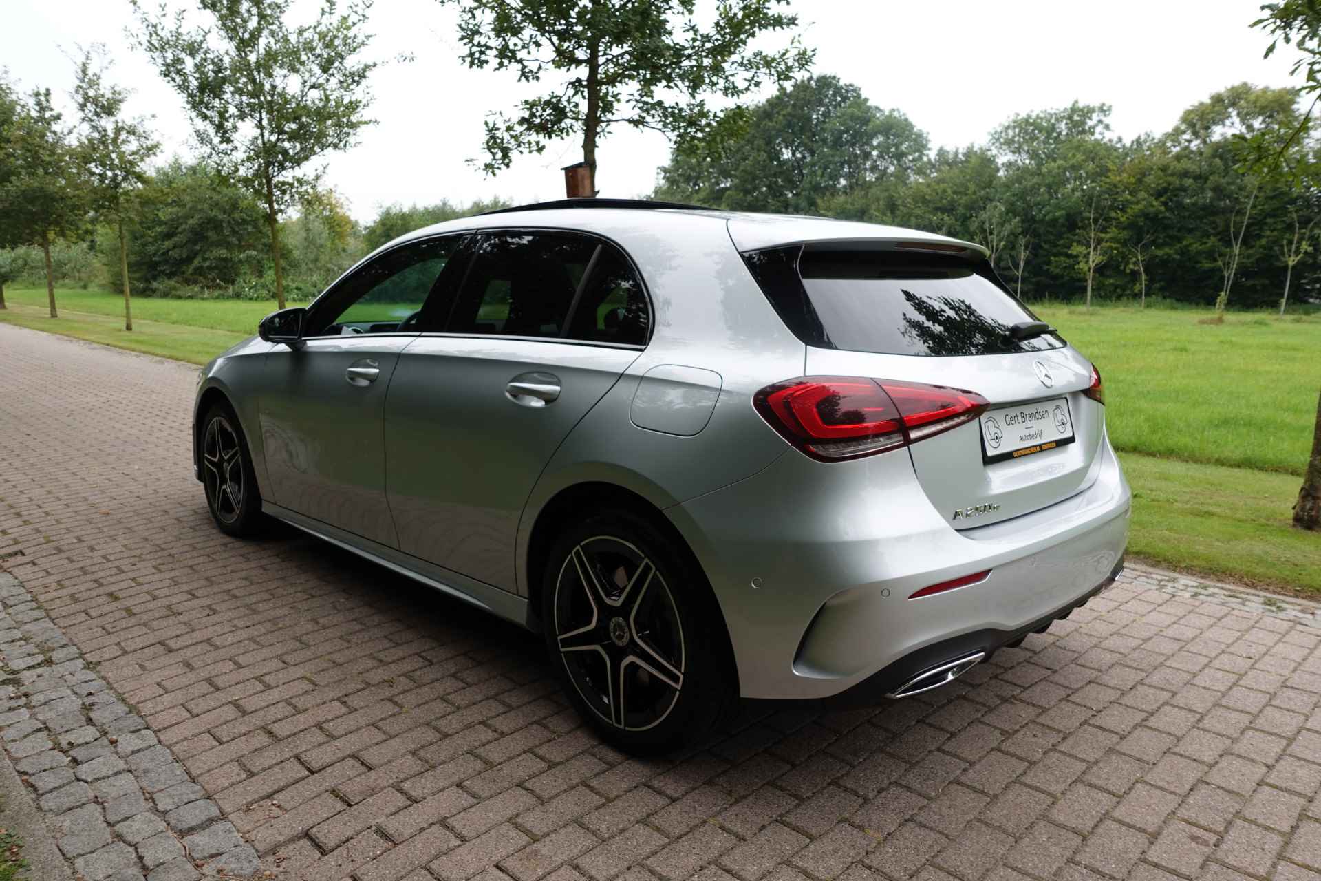 Mercedes-Benz A-Klasse 250 e Premium Plus AMG, Pano, 360 graden camera, Led - 9/54