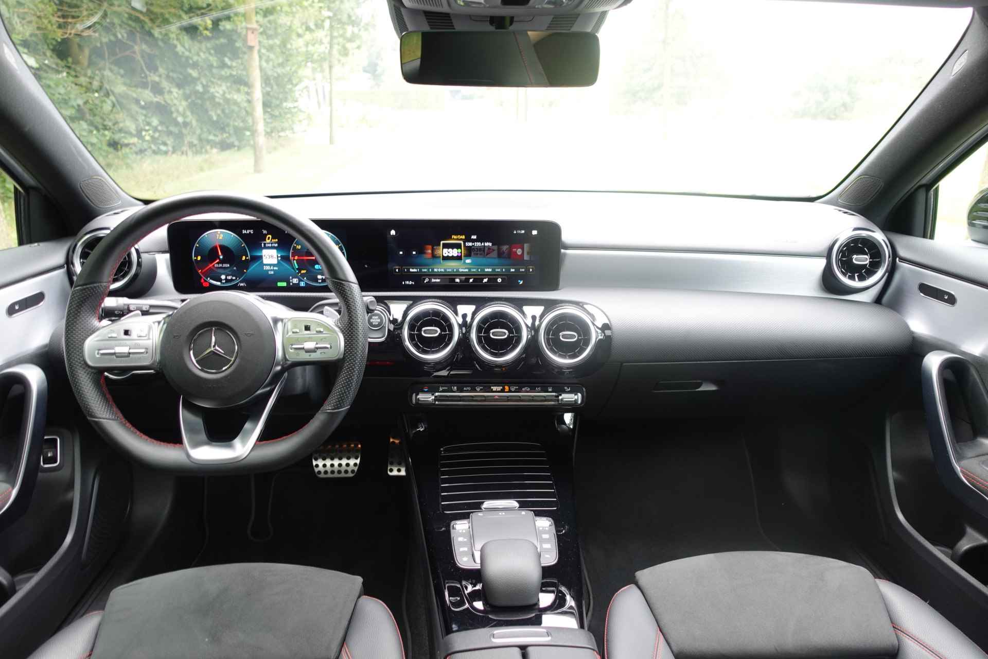 Mercedes-Benz A-Klasse 250 e Premium Plus AMG, Pano, 360 graden camera, Led - 31/54