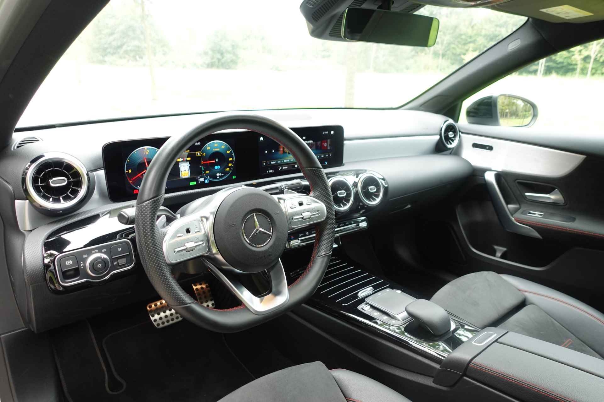 Mercedes-Benz A-Klasse 250 e Premium Plus AMG, Pano, 360 graden camera, Led - 34/54