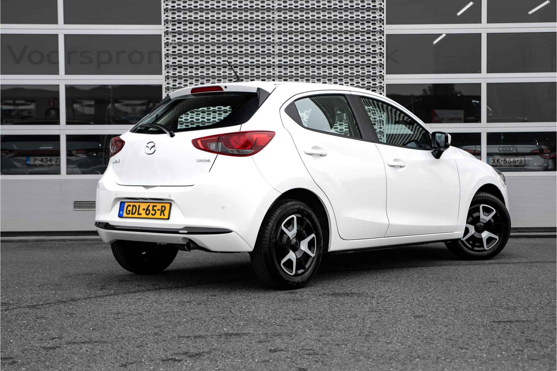 Mazda 2 1.5 e-SkyActiv-G 90 Centre-Line | Carplay | Navigatie | Cruise control | Stoelverwarming - 2/21