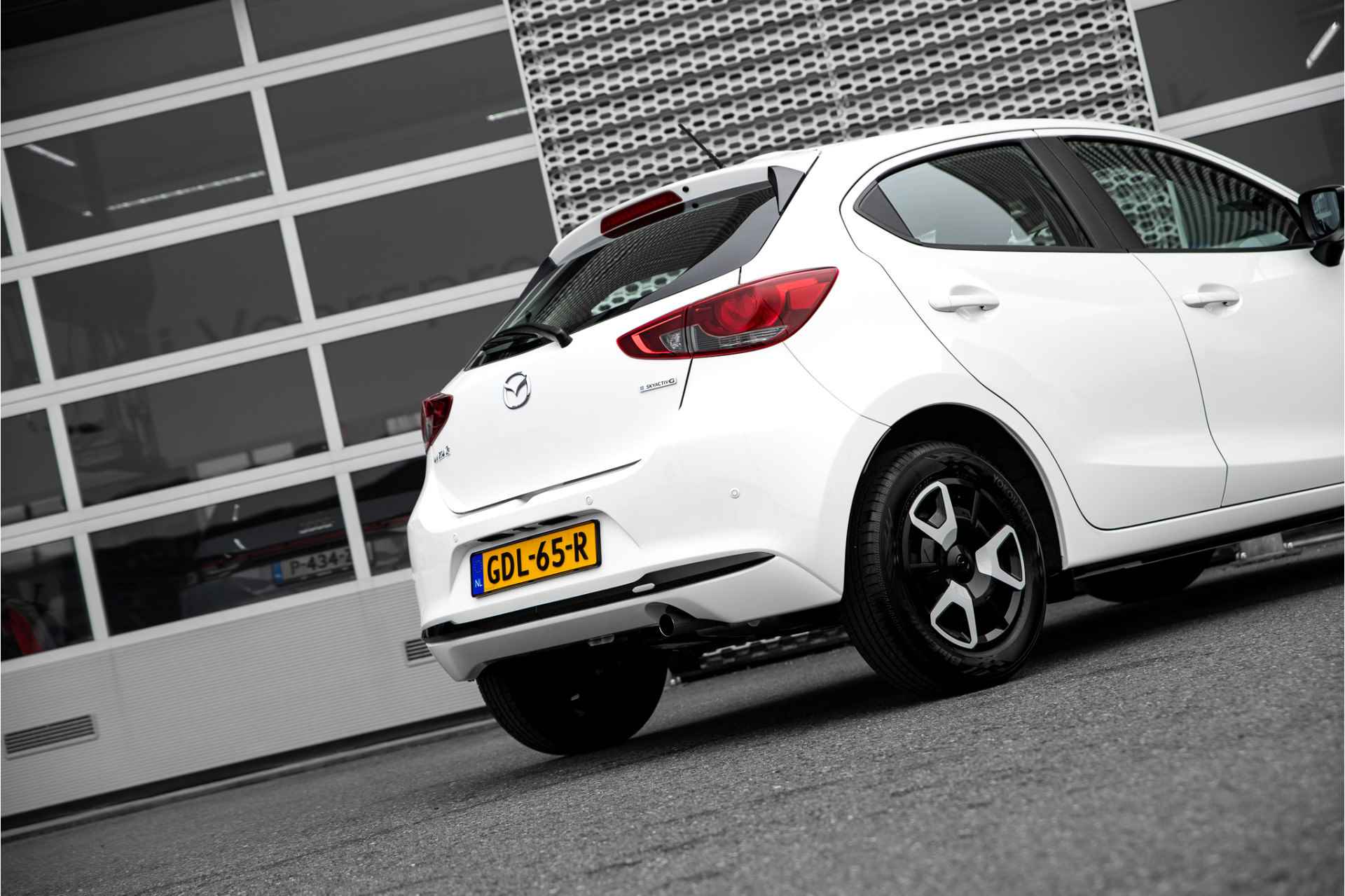 Mazda 2 1.5 e-SkyActiv-G 90 Centre-Line | Carplay | Navigatie | Cruise control | Stoelverwarming - 13/21