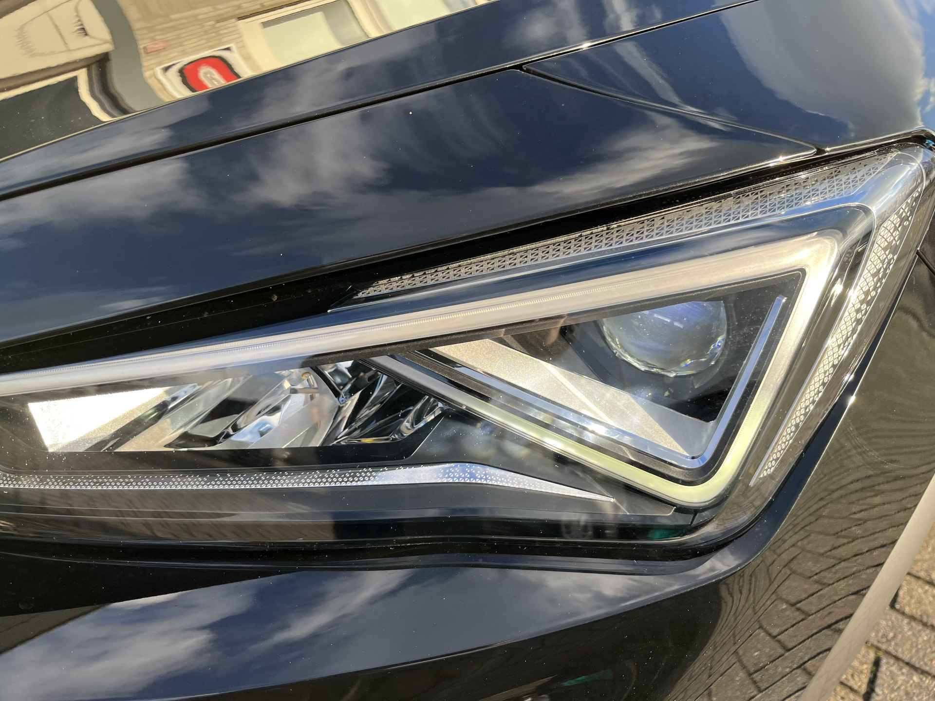 CUPRA Formentor 1.4 e-Hybrid Adrenaline / AUTOMAAT/ PARK. SENSOREN/ MATRIX/ KEYLESS/ STOEL-STUURVERWARM./ ADAPT. CRUISE/ APP CONNECT/ NAVI/ CLIMA/ DAB/ 19" LMV - 52/54