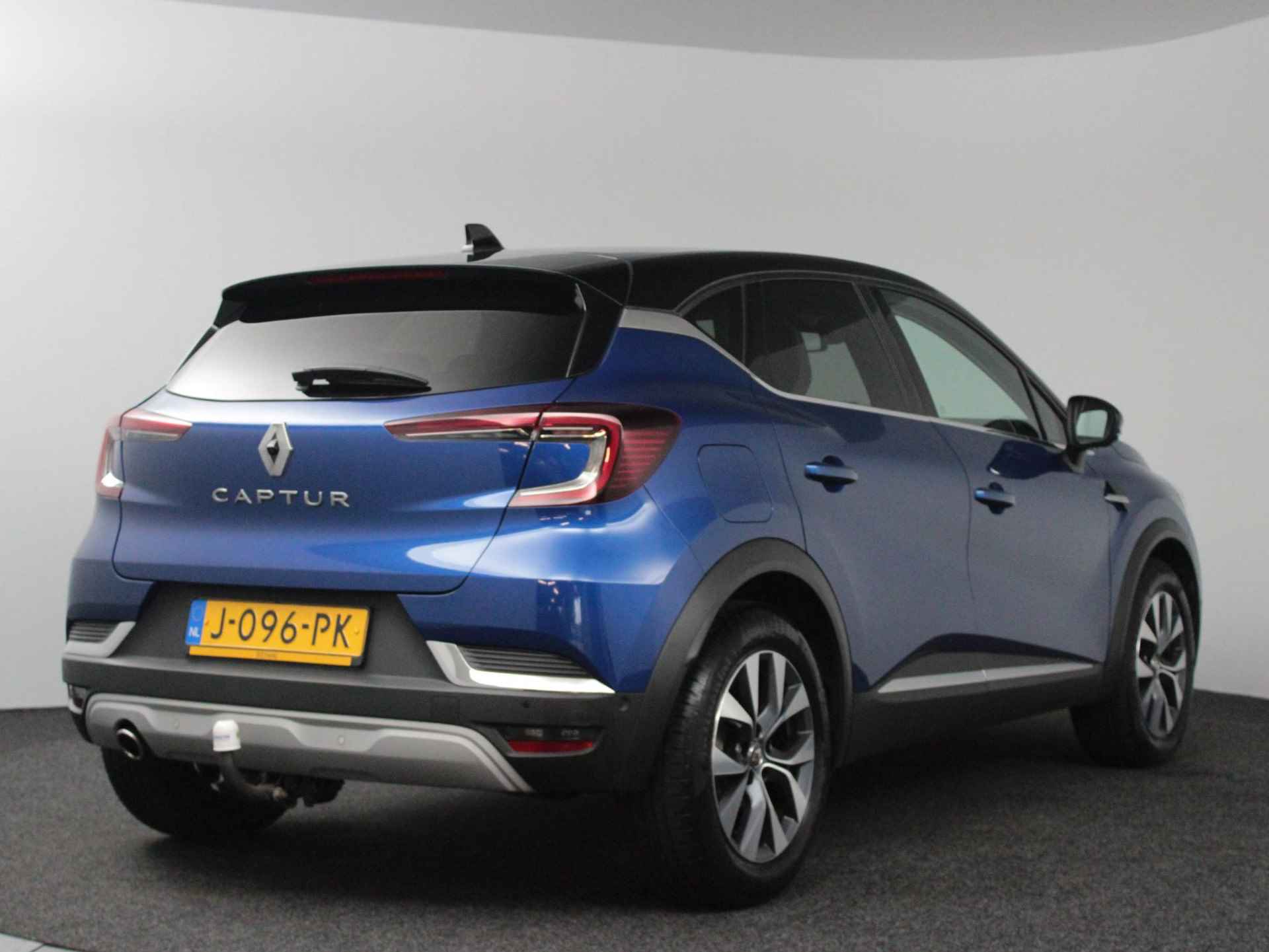 Renault Captur 1.0 TCe 100 Bi-Fuel Intens | Navigatie | 360° Rondomzichtcamera | Parkeersensoren | Trekhaak - 3/59