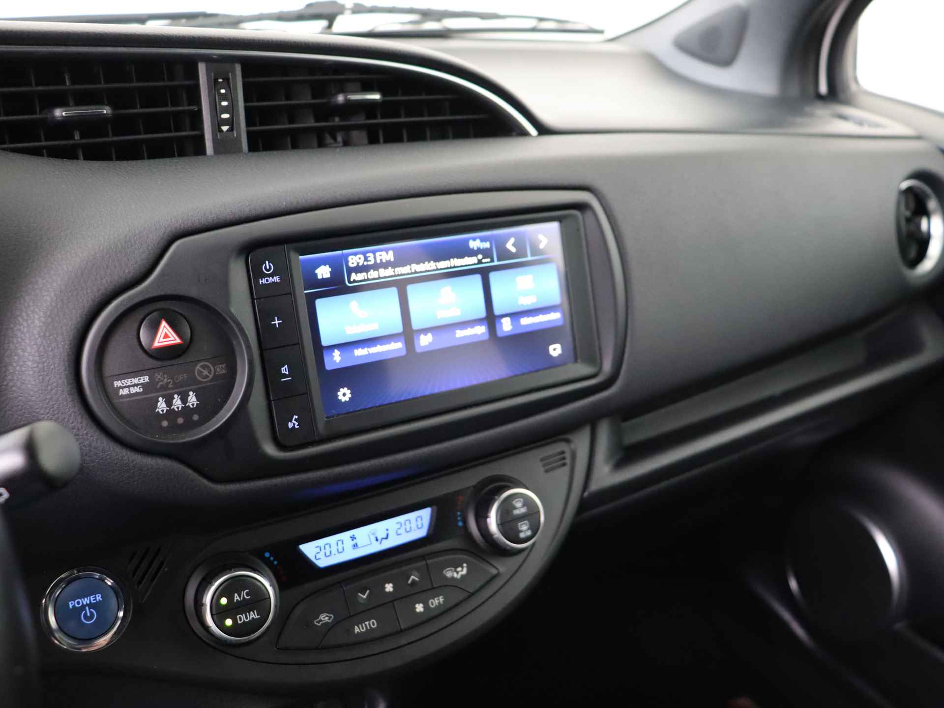Toyota Yaris 1.5 Hybrid GR-Sport I Apple Carplay & Android Auto I Climate Control I Cruise Control I Camera I 1e Eigenaar I Dealer Onderhouden I Zwart Dak I Dak Spoiler I - 8/49