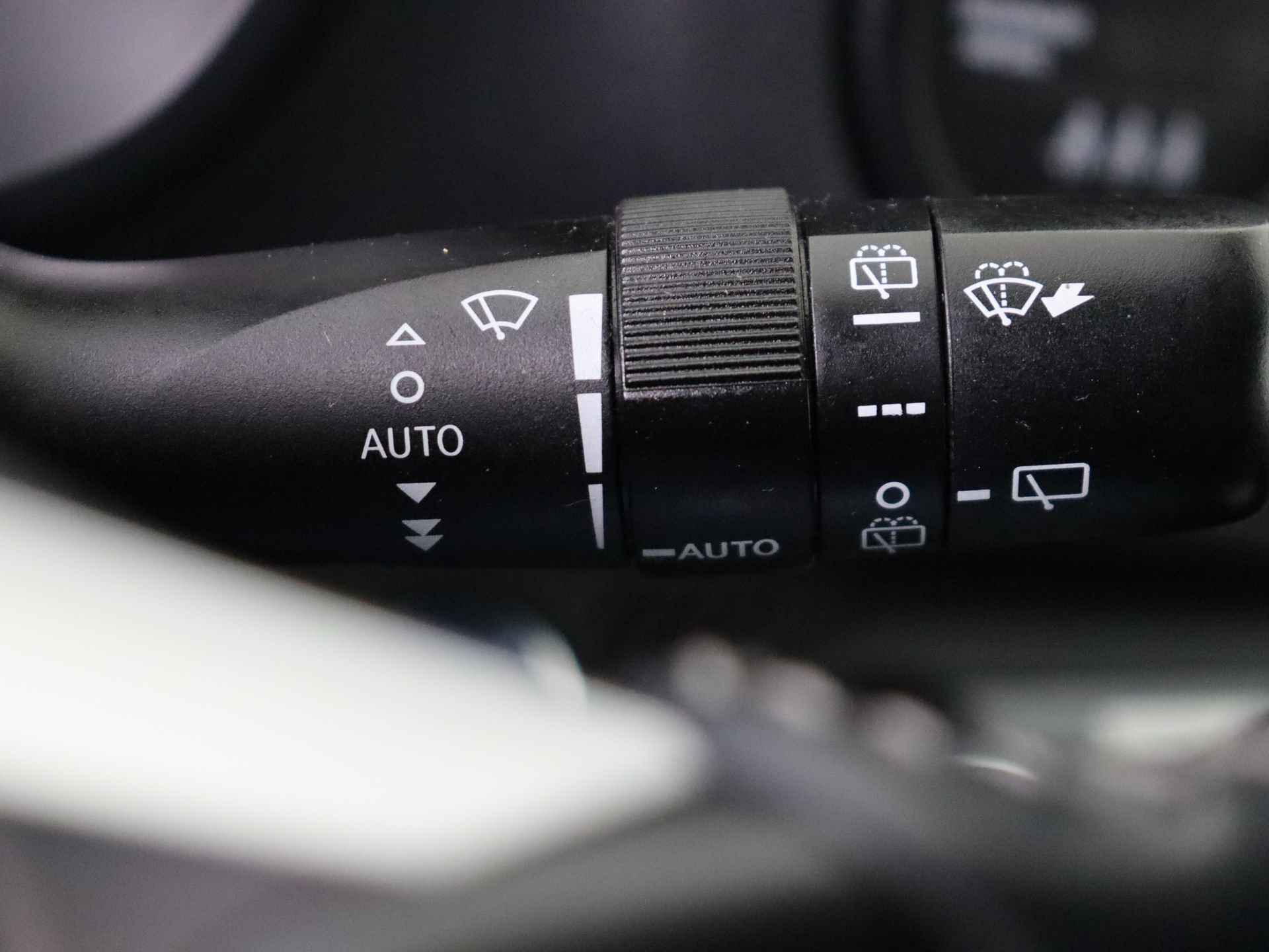 Toyota Yaris 1.5 Hybrid GR-Sport I Apple Carplay & Android Auto I Climate Control I Cruise Control I Camera I 1e Eigenaar I Dealer Onderhouden I Zwart Dak I Dak Spoiler I - 24/49