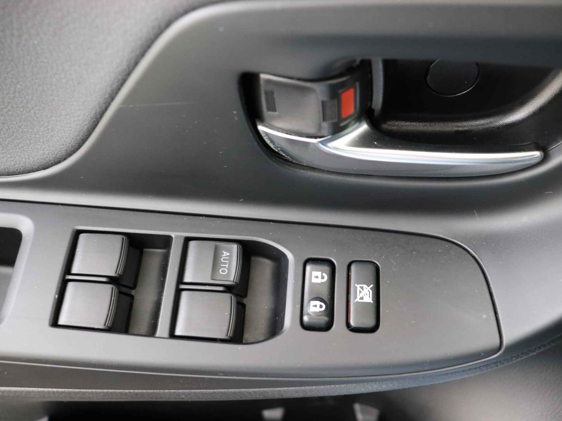 Toyota Yaris 1.5 Hybrid GR-Sport I Apple Carplay & Android Auto I Climate Control I Cruise Control I Camera I 1e Eigenaar I Dealer Onderhouden I Zwart Dak I Dak Spoiler I - 31/49