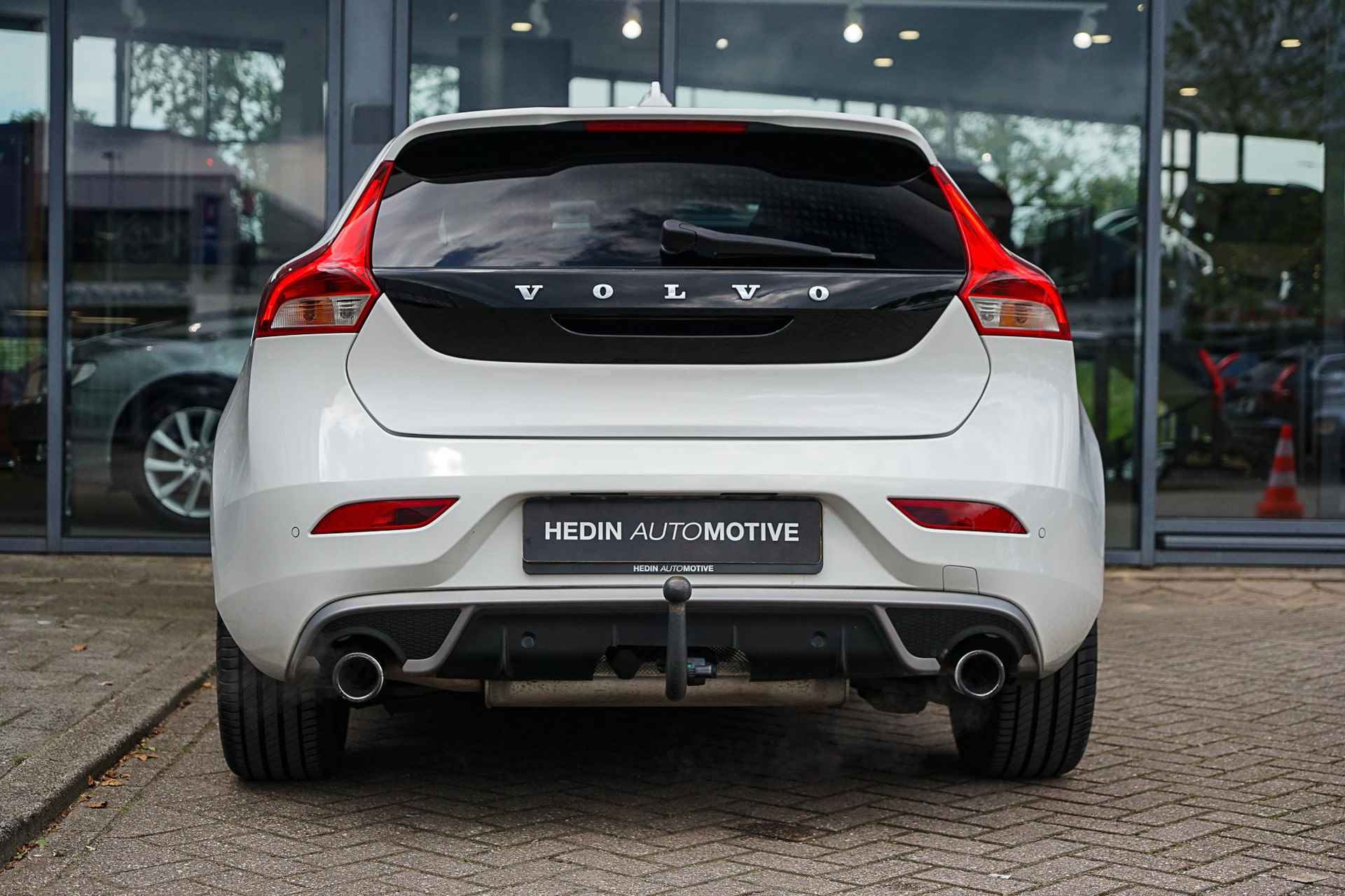 Volvo V40 1.5 T3 R-Design Automaat | Navigatie | Stoelverwarming | Sportstoelen | Harman/ Kardon Audio | Trekhaak - 5/27