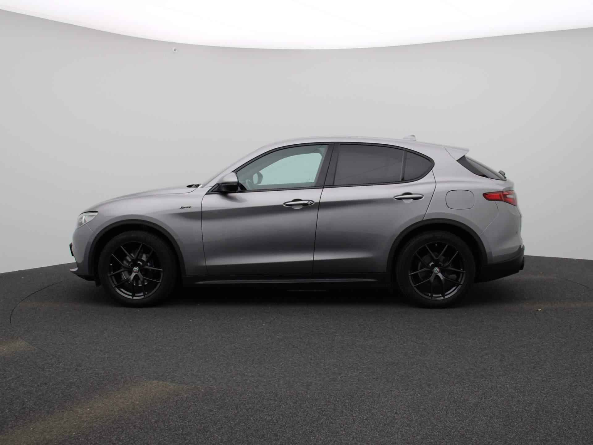 Alfa Romeo Stelvio 2.2d Super Aut. | Trekhaak | Stoel/stuurverwarming | Adaptive cruise control | Navigatie | Leder | LMV | PDC | Camera | Memory seats | DAB | Climate Control - 4/46