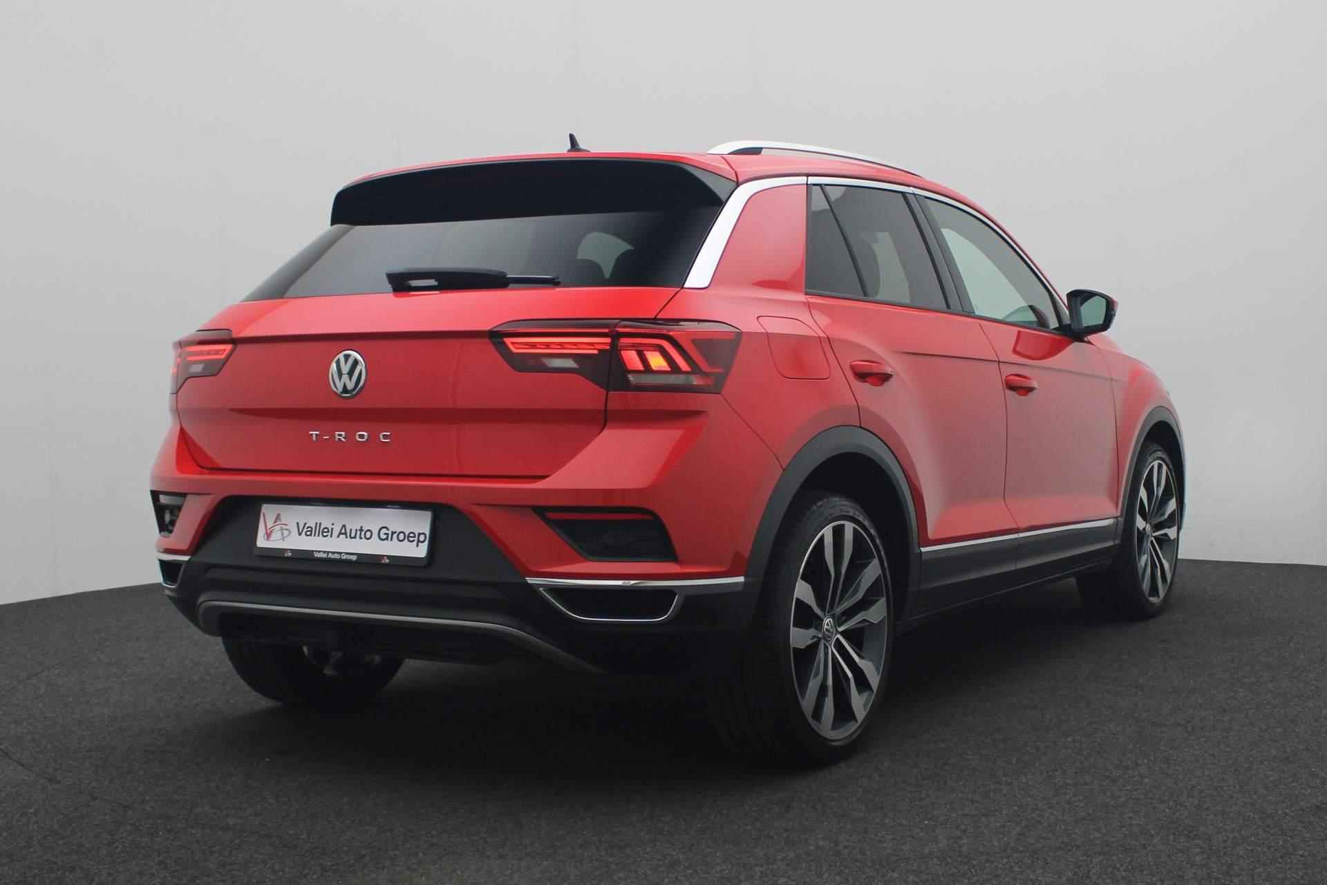 Volkswagen T-Roc 1.5 TSI 150PK Sport | Trekhaak | Camera | Stoelverwarming | Navi | Sportonderstel | ACC | Virtual Cockpit - 4/33