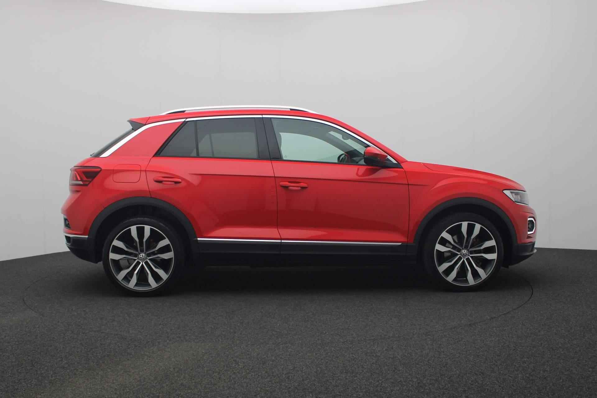 Volkswagen T-Roc 1.5 TSI 150PK Sport | Trekhaak | Camera | Stoelverwarming | Navi | Sportonderstel | ACC | Virtual Cockpit - 16/33