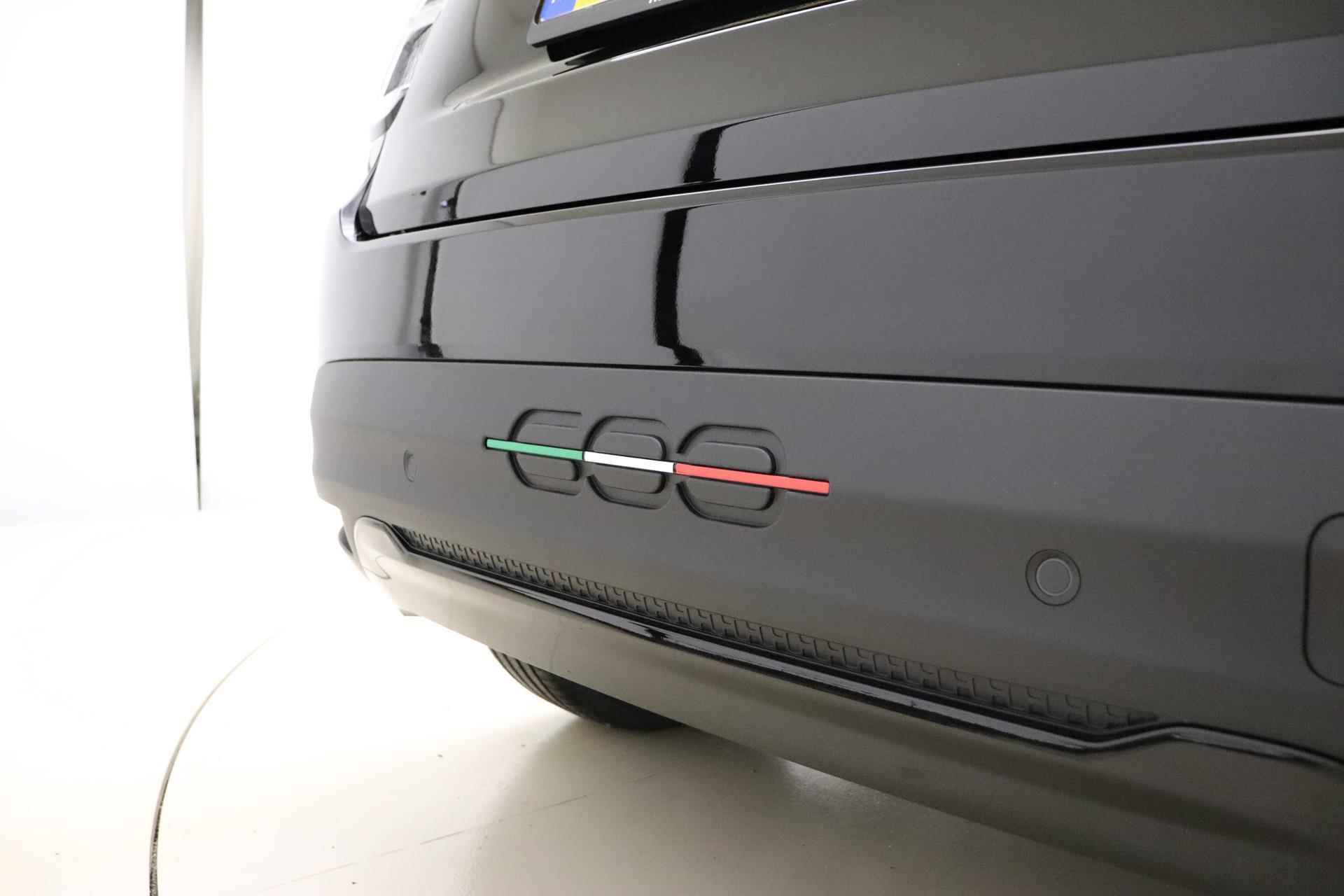 Fiat 600e RED 54 kWh | Apple Carplay/Android auto | LED koplampen | Keyless start | Parkeersensoren achter | Informeer naar beschikbaarheid - 15/41