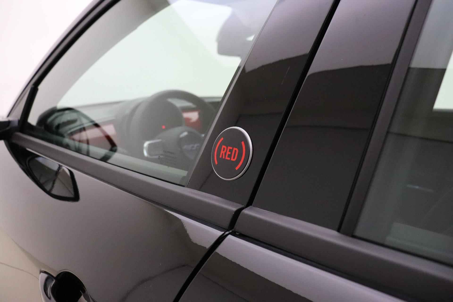Fiat 600e RED 54 kWh | Apple Carplay/Android auto | LED koplampen | Keyless start | Parkeersensoren achter | Informeer naar beschikbaarheid - 18/41
