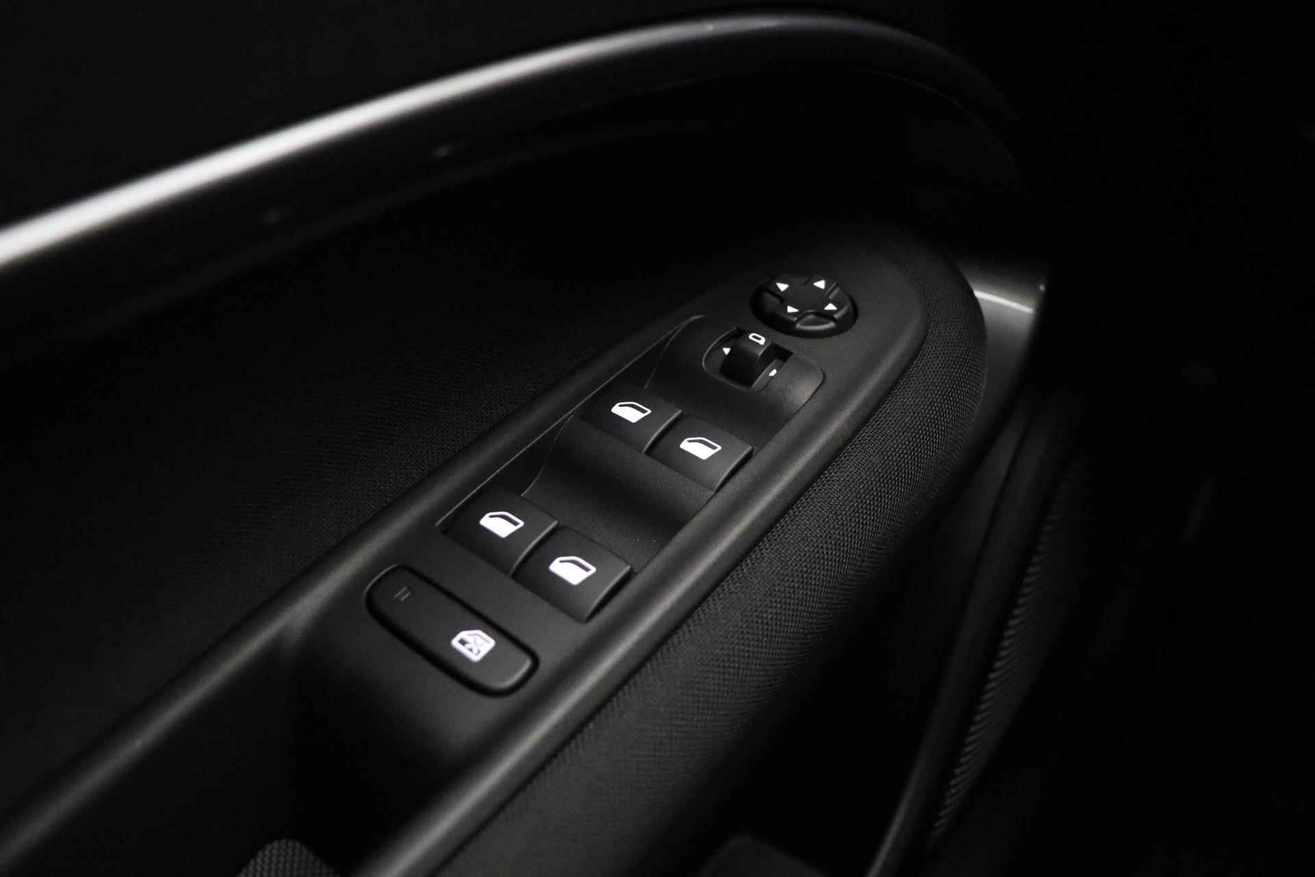 Fiat 600e RED 54 kWh | Apple Carplay/Android auto | LED koplampen | Keyless start | Parkeersensoren achter | Informeer naar beschikbaarheid - 21/41