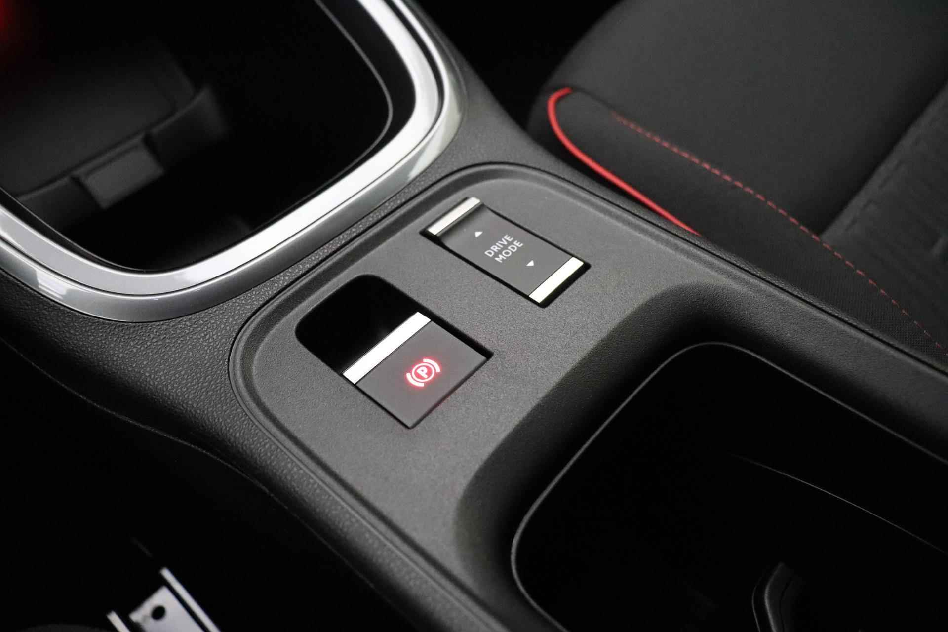 Fiat 600e RED 54 kWh | Apple Carplay/Android auto | LED koplampen | Keyless start | Parkeersensoren achter | Informeer naar beschikbaarheid - 32/41