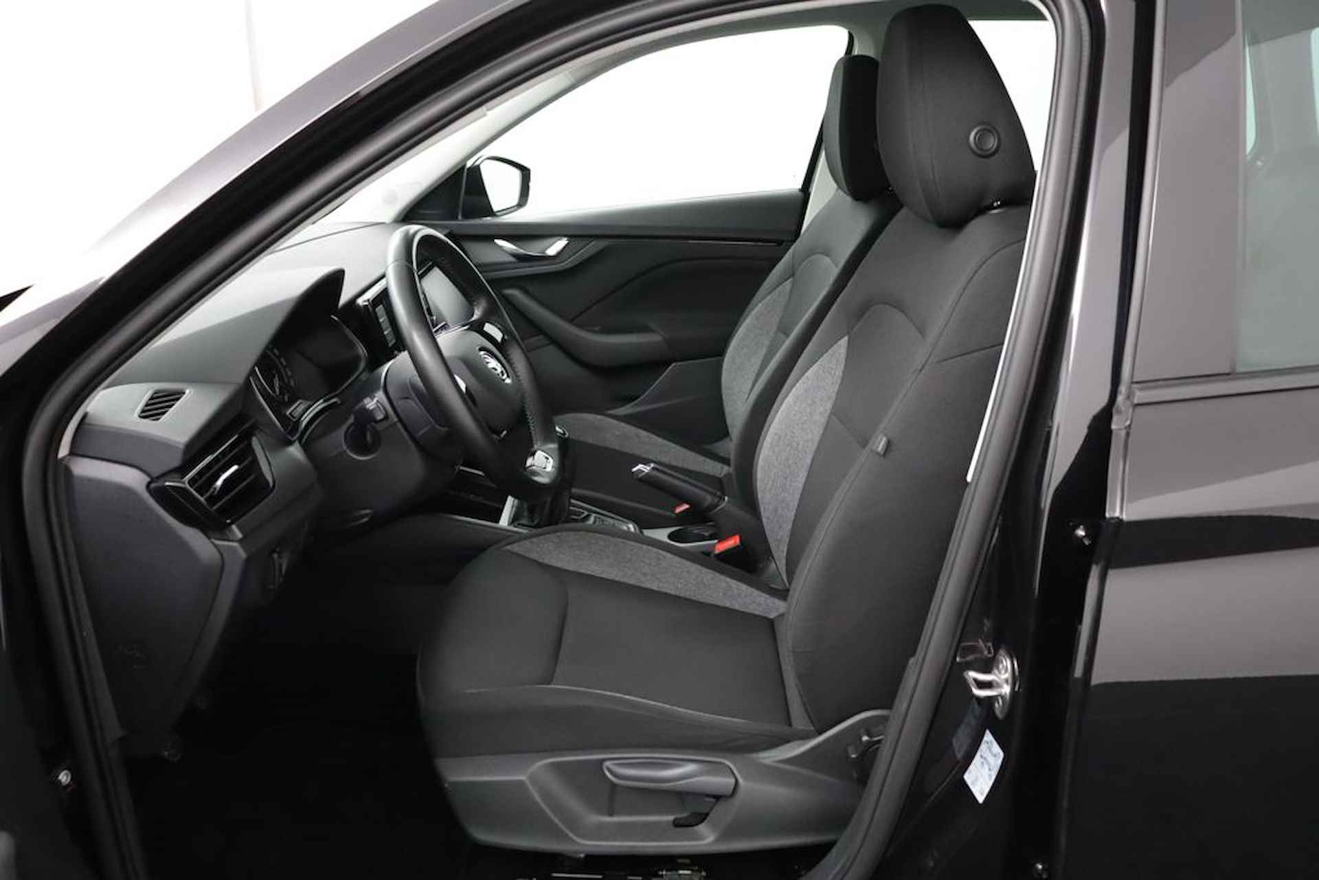 Škoda Kamiq 1.0 TSI Active - Bluetooth - Cruise Control - LED Koplampen - Airco - LM Velgen - 12 maanden Bovag garantie - 19/53