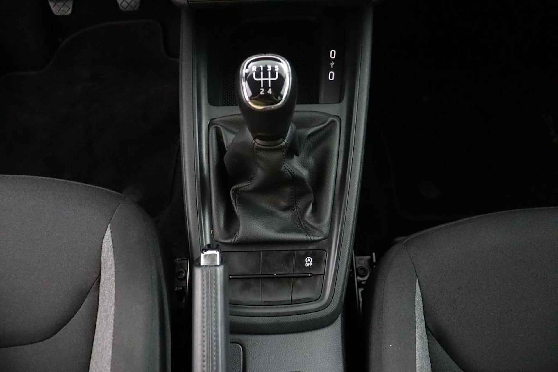 Škoda Kamiq 1.0 TSI Active - Bluetooth - Cruise Control - LED Koplampen - Airco - LM Velgen - 12 maanden Bovag garantie - 26/53