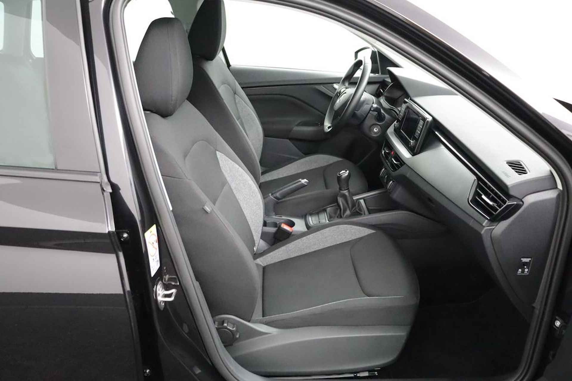 Škoda Kamiq 1.0 TSI Active - Bluetooth - Cruise Control - LED Koplampen - Airco - LM Velgen - 12 maanden Bovag garantie - 31/53
