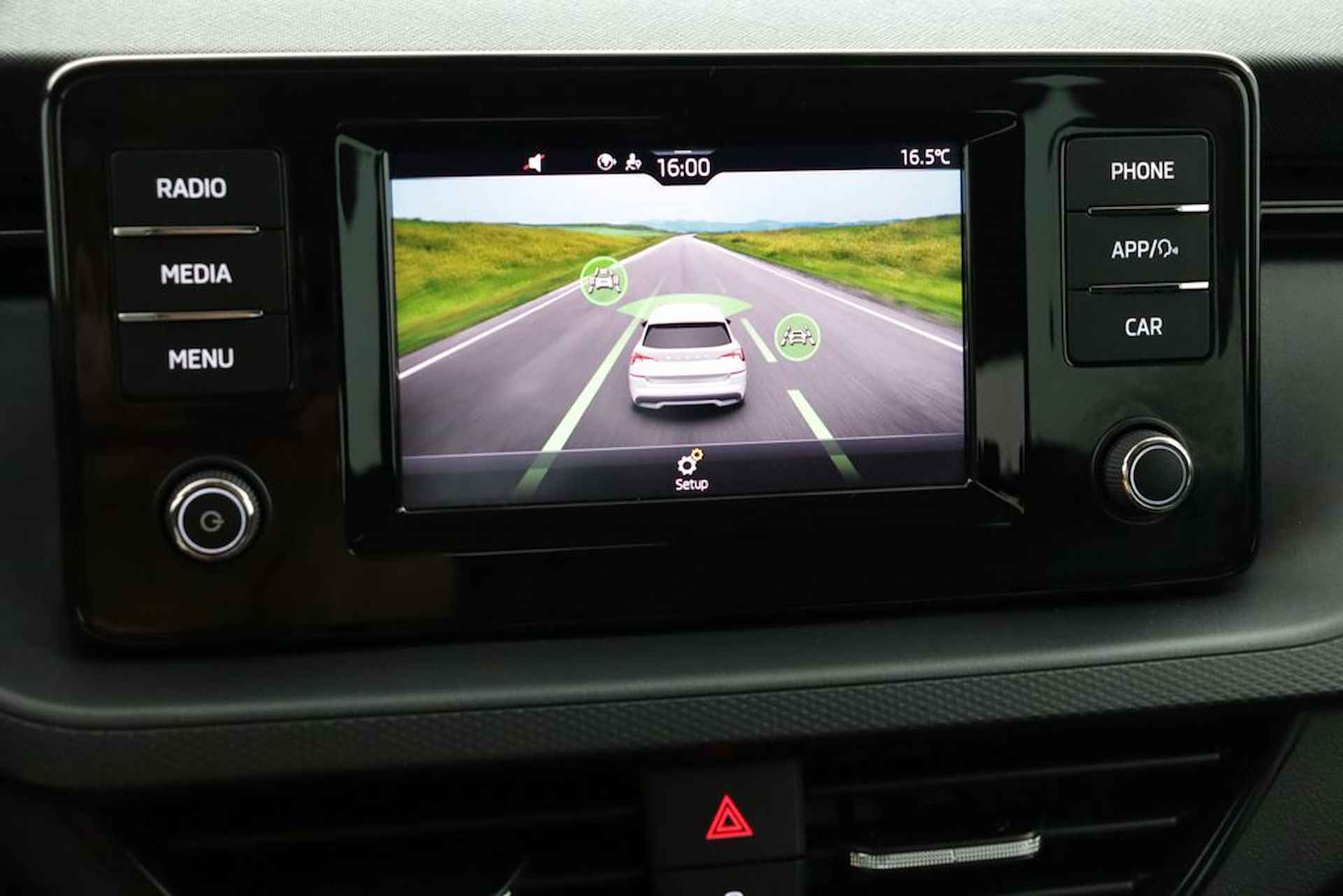 Škoda Kamiq 1.0 TSI Active - Bluetooth - Cruise Control - LED Koplampen - Airco - LM Velgen - 12 maanden Bovag garantie - 44/53
