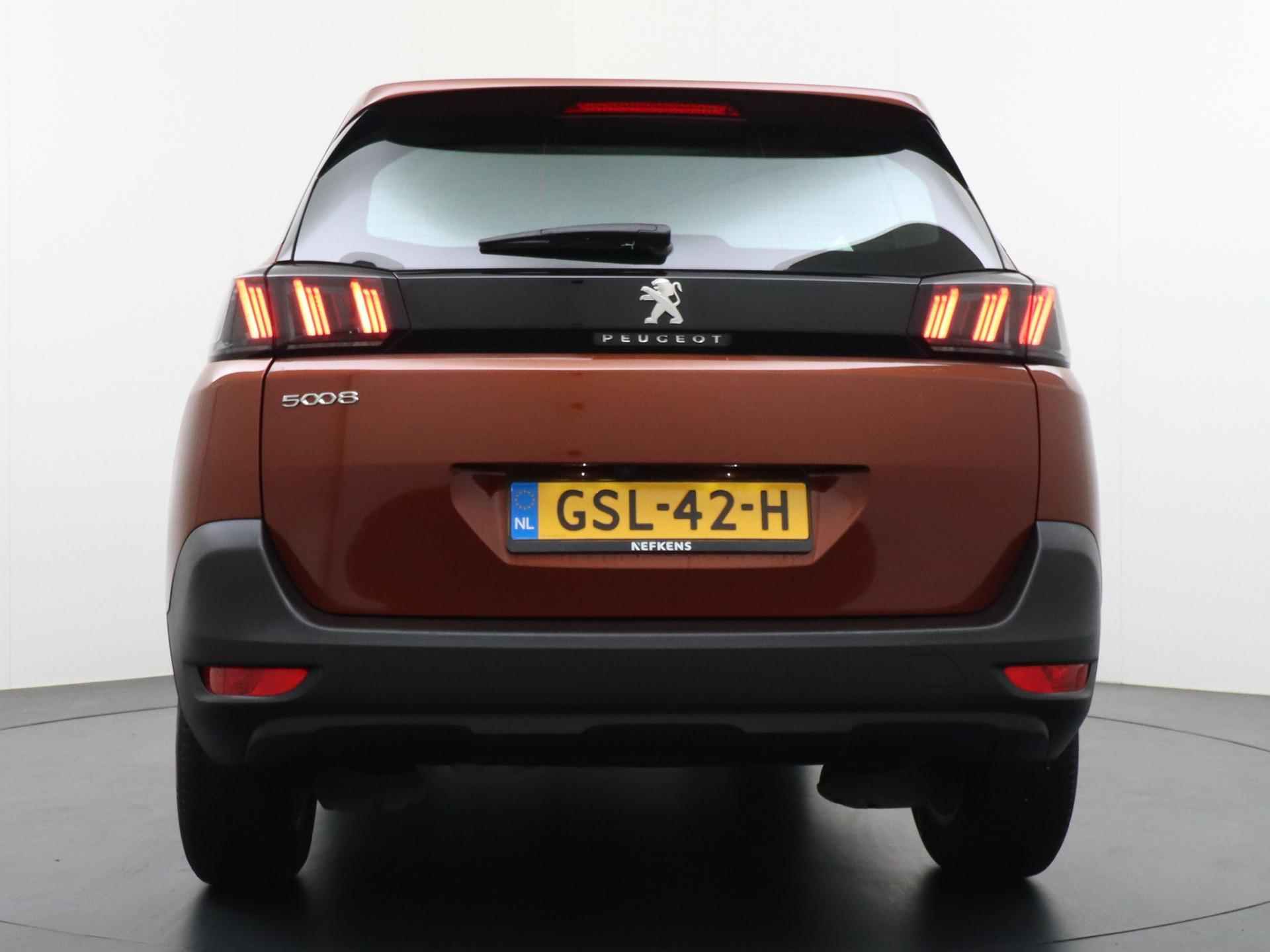 Peugeot 5008 SUV Active Pack 130 pk Automaat | Navigatie | Achteruitrijcamera | Parkeersensoren Achter | Keyless Start | LED Koplampen | Lederen Stuurwiel | Climate Control | Cruise Control | 17" Lichtmetalen Velgen | Apple Carplay/Android Auto | - 9/50