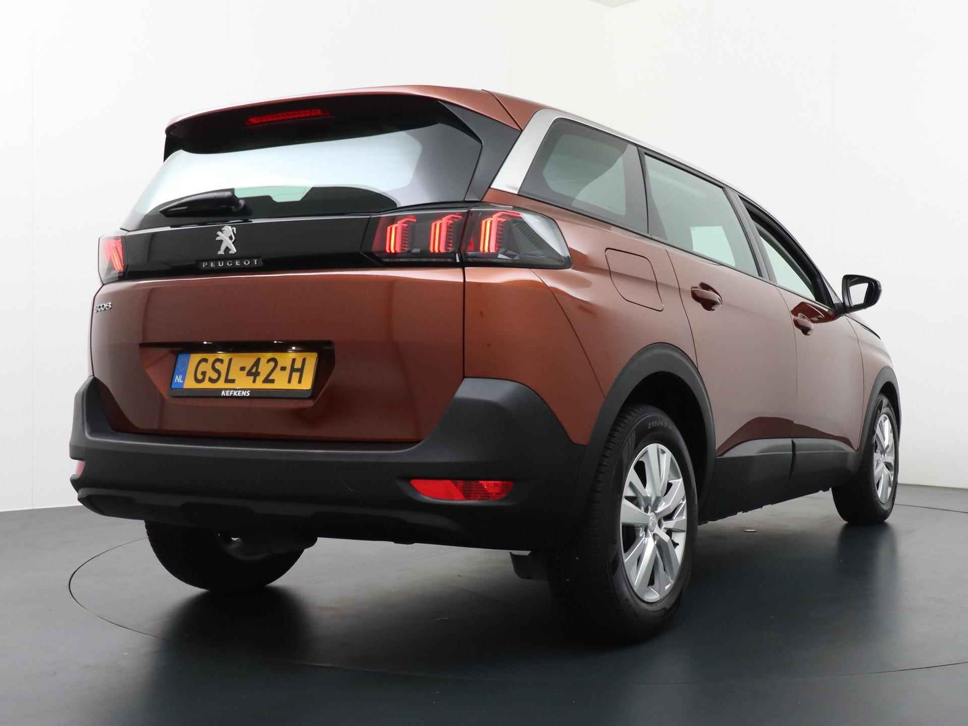 Peugeot 5008 SUV Active Pack 130 pk Automaat | Navigatie | Achteruitrijcamera | Parkeersensoren Achter | Keyless Start | LED Koplampen | Lederen Stuurwiel | Climate Control | Cruise Control | 17" Lichtmetalen Velgen | Apple Carplay/Android Auto | - 10/50