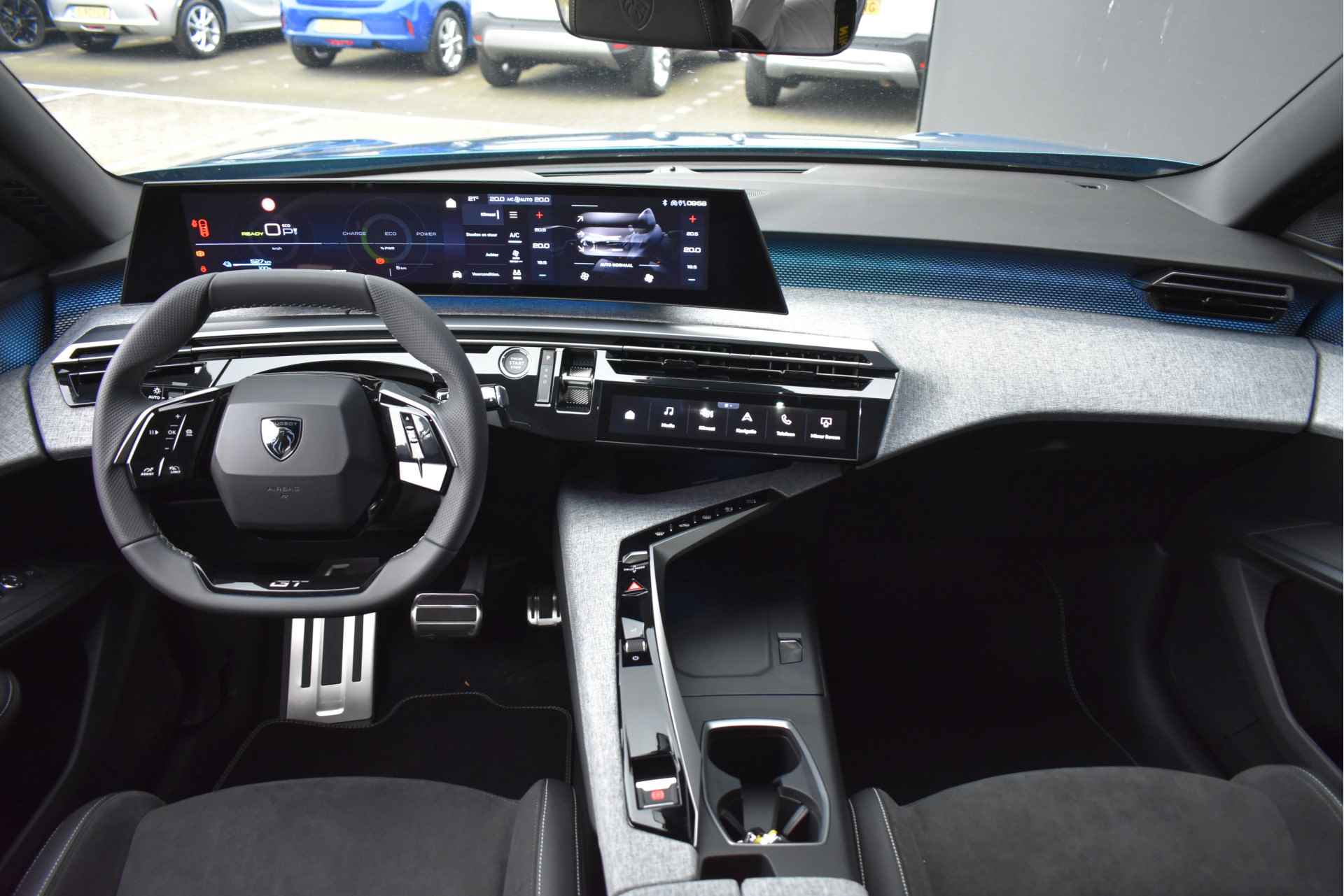 Peugeot E-5008 GT 73kWh 7 pers. DEMO-DEAL! | Navigatie | 360 Camera | Stoelverwarming | Elektr. Achterklep | Alcantara | Full-LED | Climate Con - 14/58