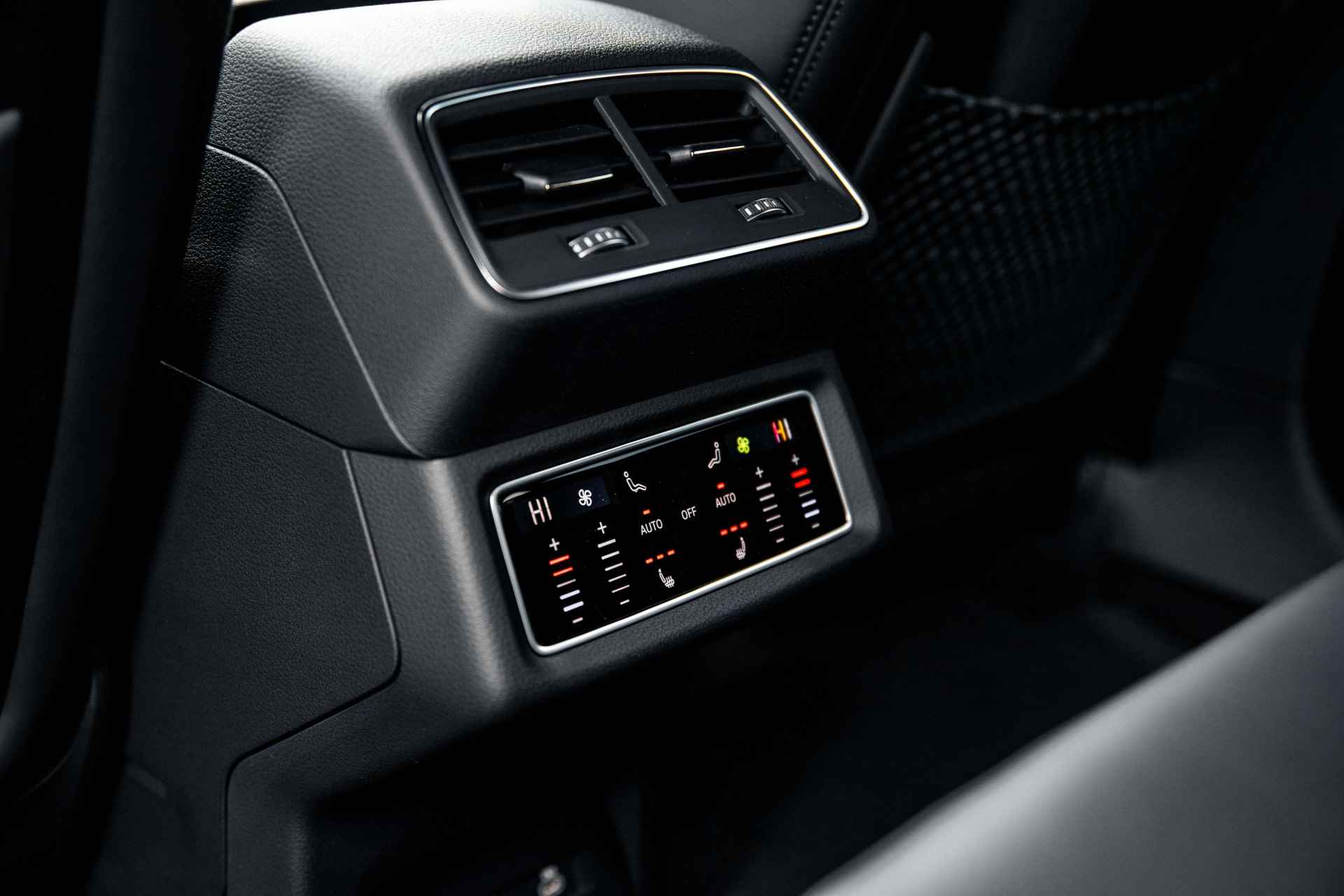 Audi Q8 e-tron Sportback 55 quattro S Edition 115 kWh | Assistentiepakket plus | B&O | Supersportstoelen | Keyless - 17/28
