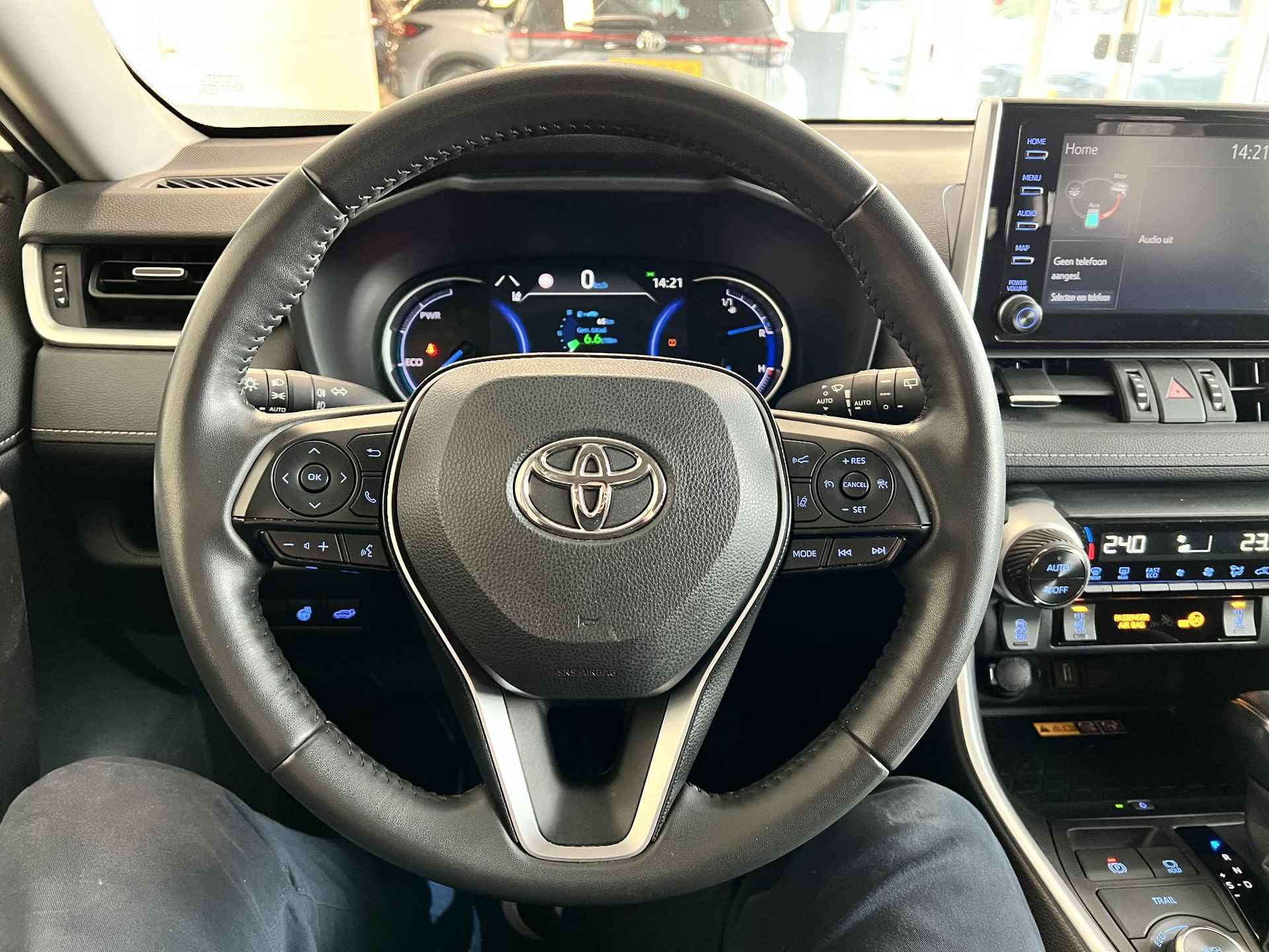 Toyota RAV4 2.5 Hybrid AWD Team D, BSM, PDC. - 11/26