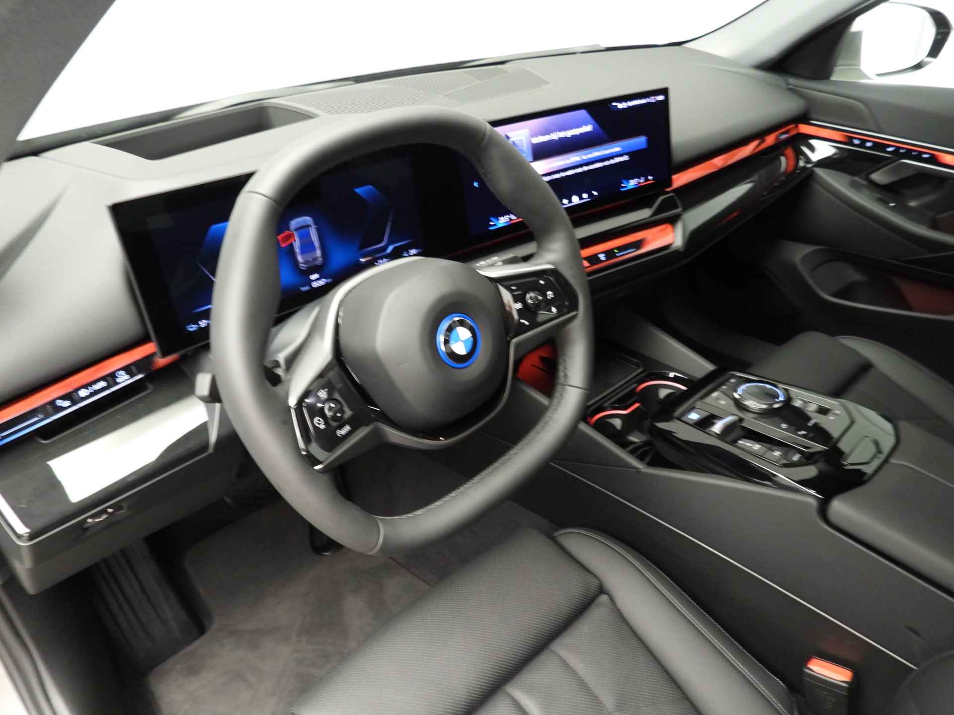 BMW i5 eDrive40 Innovation Pack LED / Leder / HUD / Comfortstoelen / Keyles go / Adaptief onderstel / DAB / Alu 19 inch - 3/32