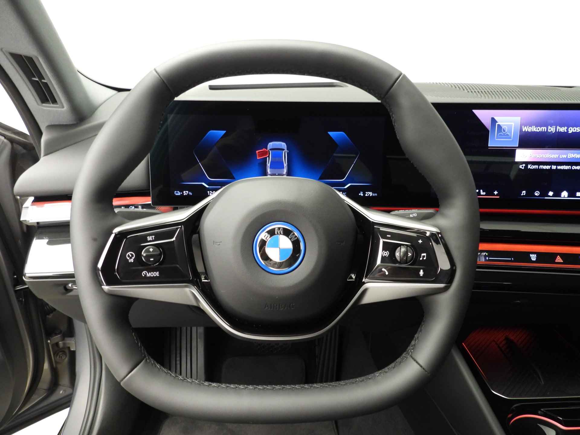 BMW i5 eDrive40 Innovation Pack LED / Leder / HUD / Comfortstoelen / Keyles go / Adaptief onderstel / DAB / Alu 19 inch - 7/32
