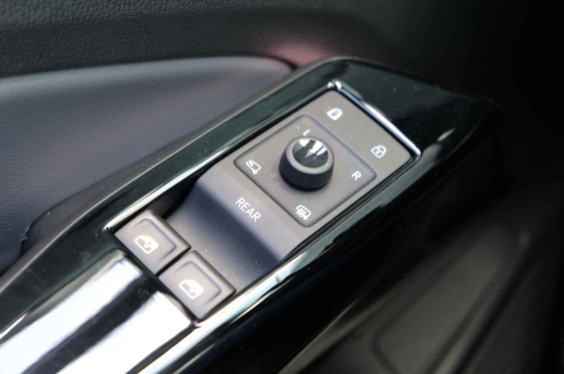 Volkswagen ID.5 Pro 77 kWh Warmtepomp | Trekhaak | Carplay | Camera | Stoelverwarming | PDC | Panoramadak | 21'' | Led-Verlichting | - 12/32