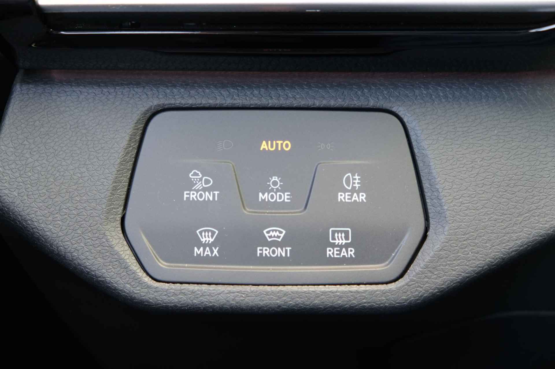 Volkswagen ID.5 Pro 77 kWh Warmtepomp | Trekhaak | Carplay | Camera | Stoelverwarming | PDC | Panoramadak | 21'' | Led-Verlichting | - 13/32