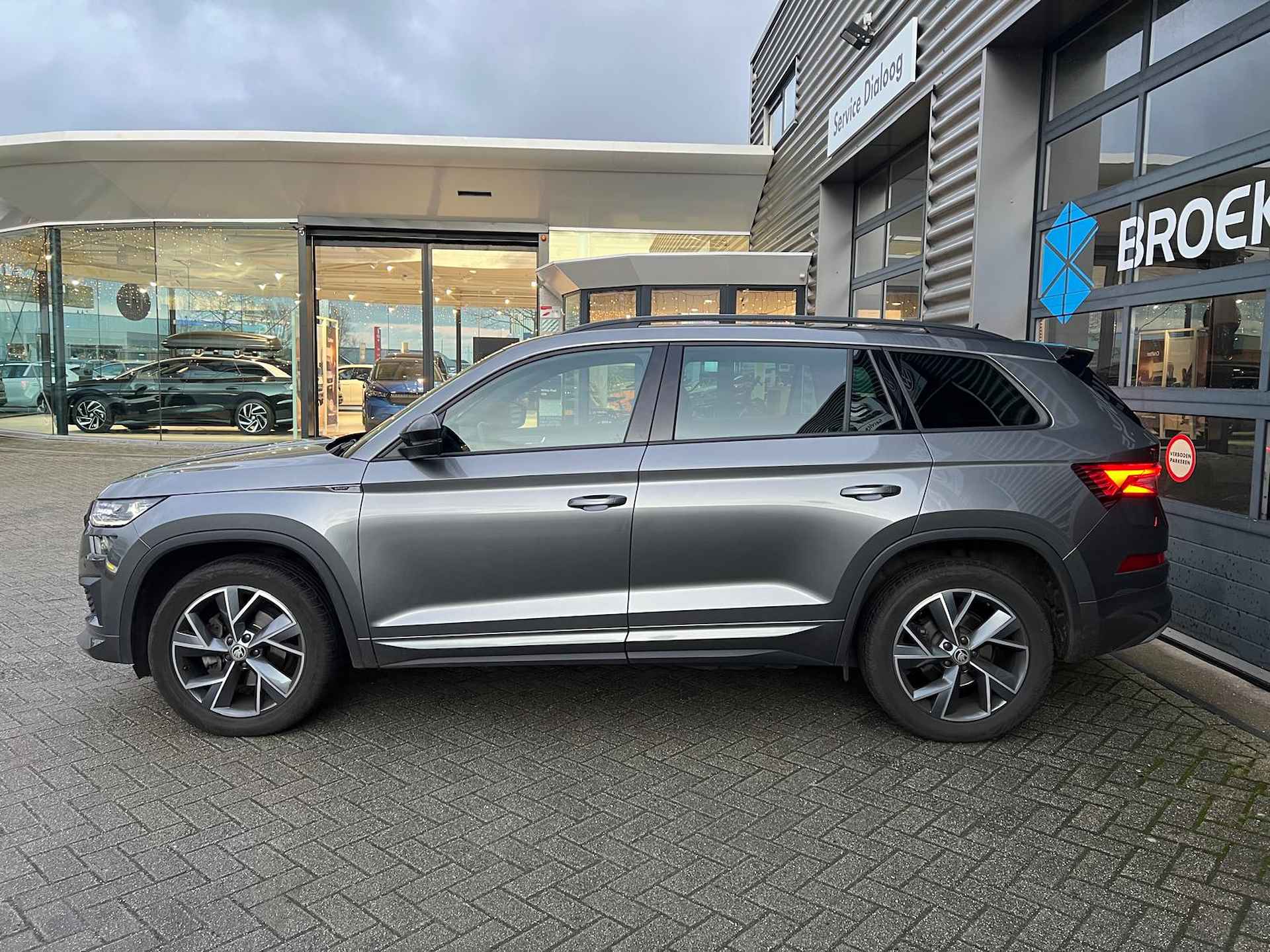 Škoda Kodiaq 1.5 TSI 150 pk Sportline Business 7pers. 7-DSG | Elektrisch wegklapbare trekhaak | Elektrisch bedienbare achterklep | Cruise con - 6/37