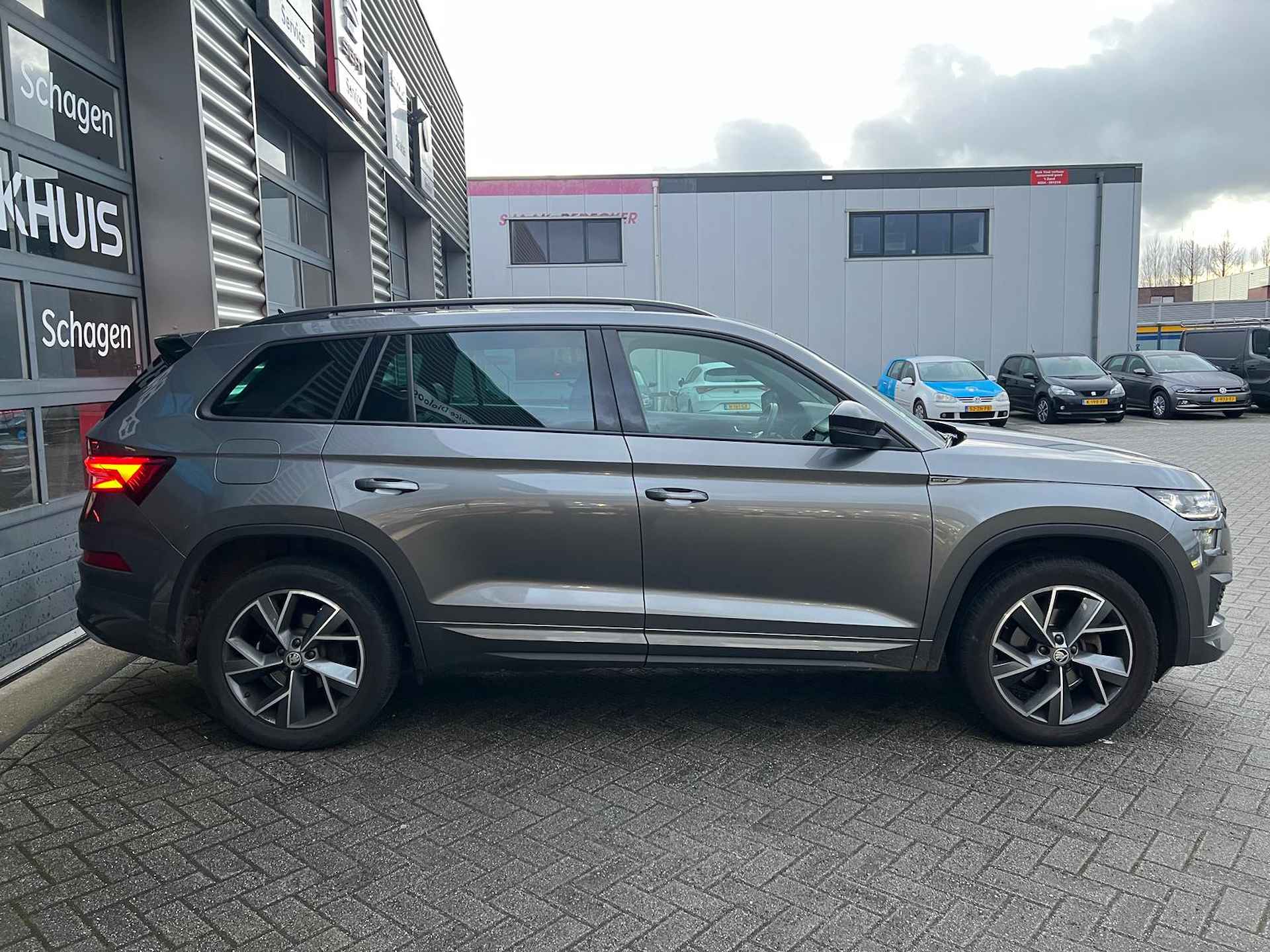 Škoda Kodiaq 1.5 TSI 150 pk Sportline Business 7pers. 7-DSG | Elektrisch wegklapbare trekhaak | Elektrisch bedienbare achterklep | Cruise con - 7/37