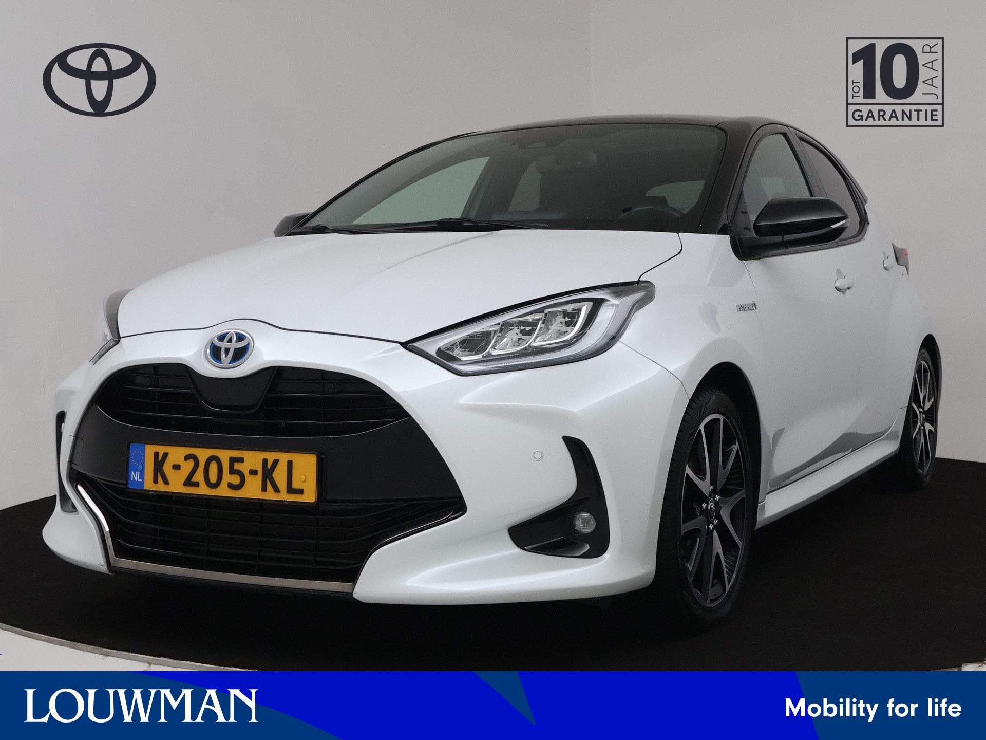 Toyota Yaris 1.5 Hybrid Executive | Navigatie | JBL | Head up Display | Panoramadak | Stoel en stuurwiel verwarmd | LM velgen | Cruise Control Adaptief |