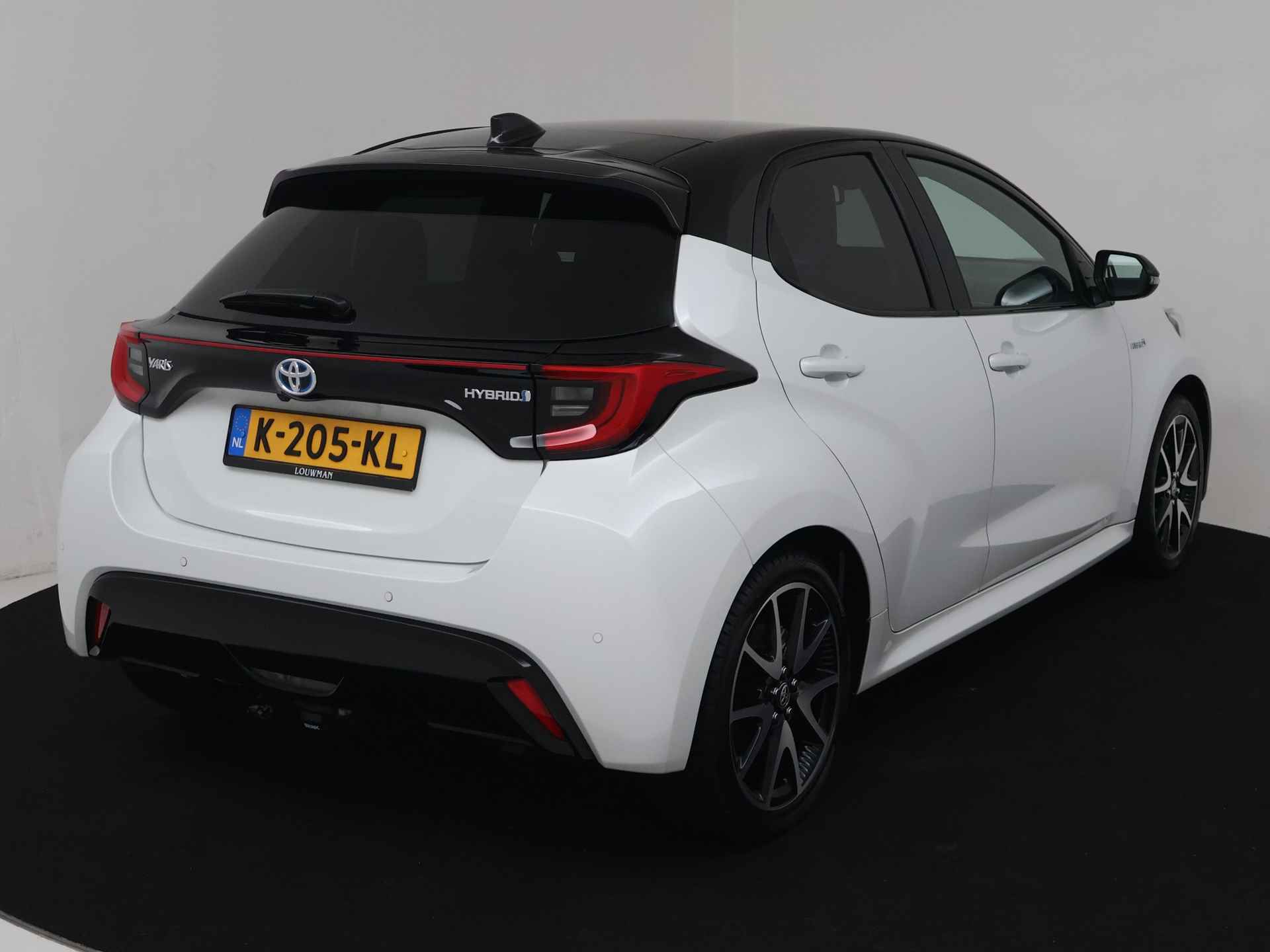 Toyota Yaris 1.5 Hybrid Executive | Navigatie | JBL | Head up Display | Panoramadak | Stoel en stuurwiel verwarmd | LM velgen | Cruise Control Adaptief | - 18/42