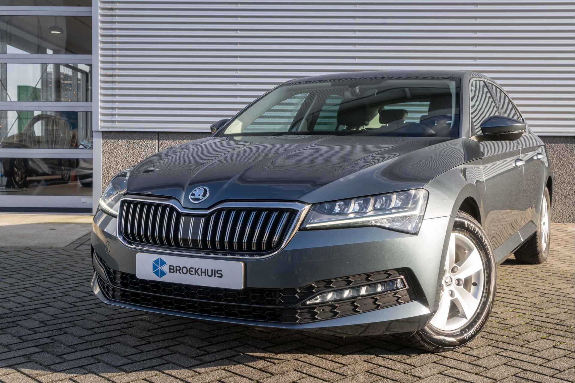 Škoda Superb 1.5 TSI 150pk DSG ACT Business Edition | Trekhaak| ACC| Navi/Smartlink | - 3/44