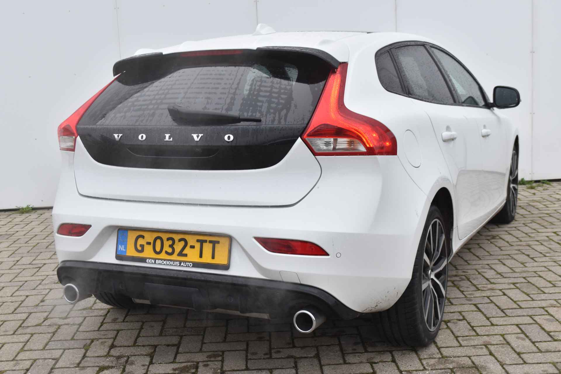 Volvo V40 T3 R-Design #18''Narvi #Pano #HarmanKardon #HelemooieV40! - 8/29